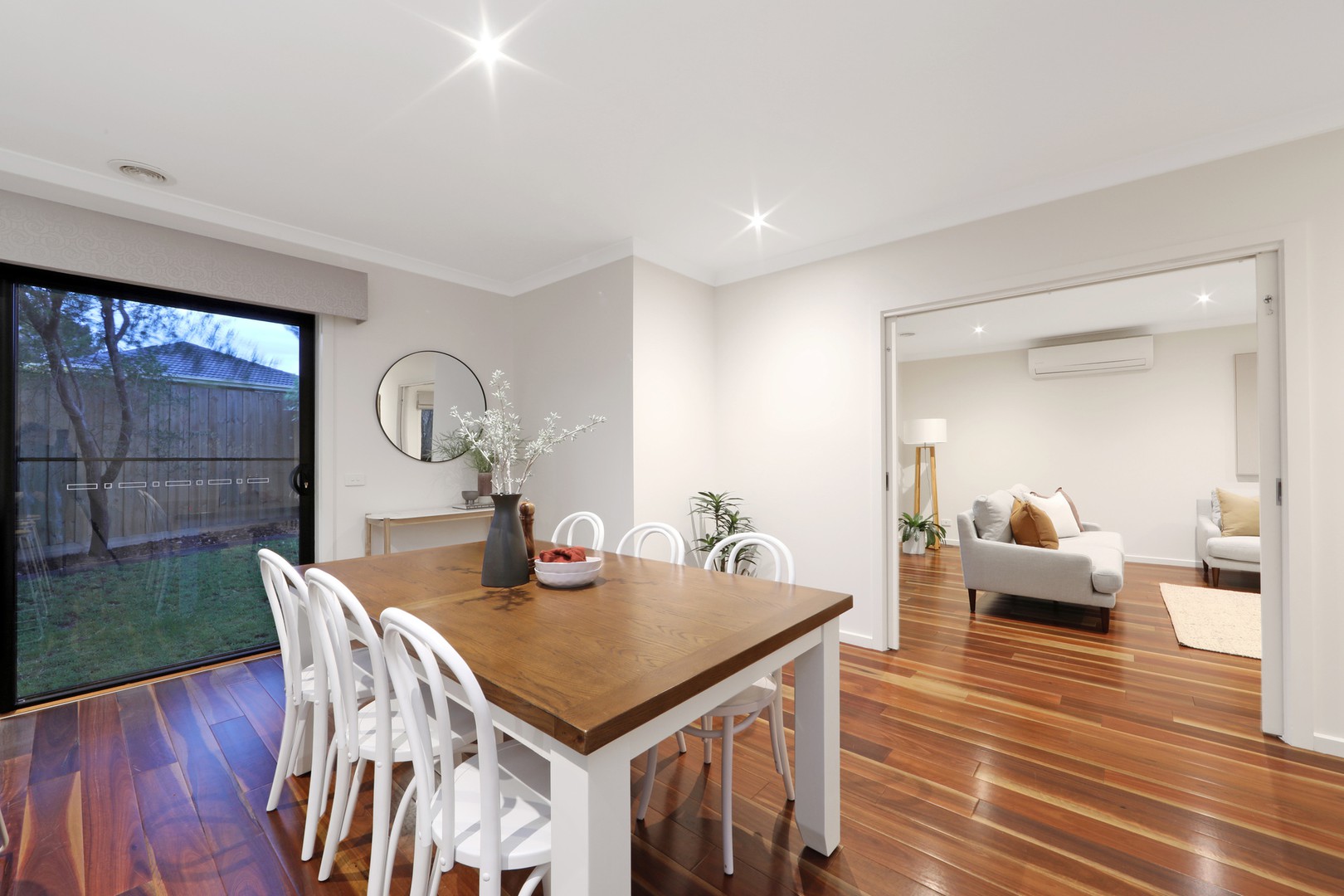 2/13 Metcalf CrescentRowville, VIC 3178, Rowville - Thumbnail 2