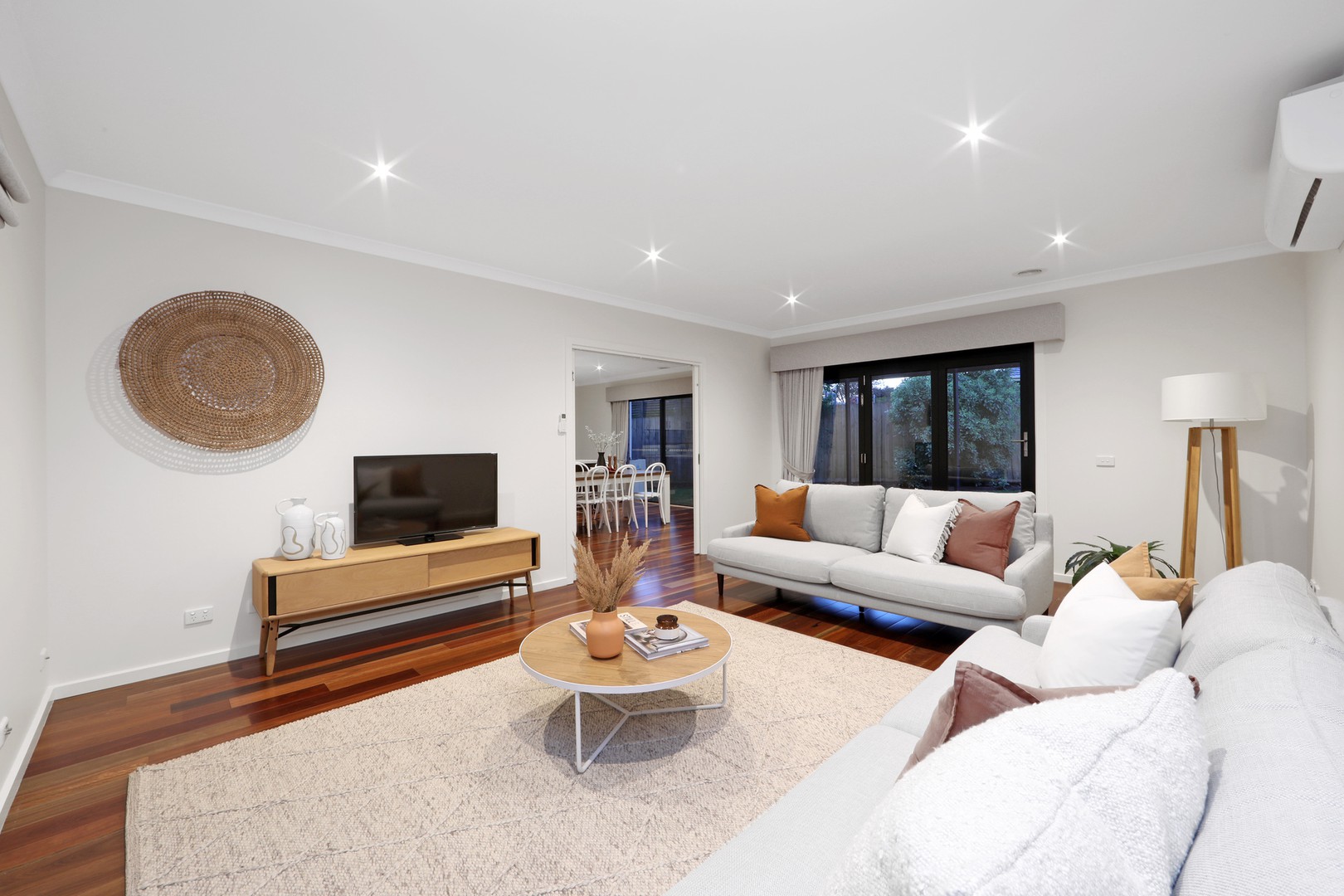 2/13 Metcalf CrescentRowville, VIC 3178, Rowville - Thumbnail 4