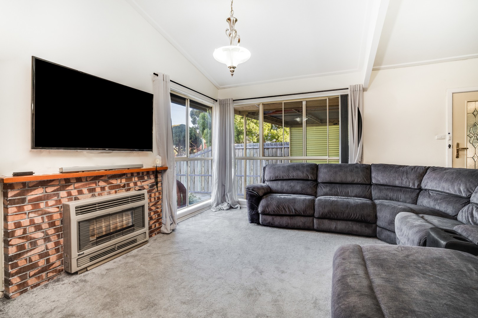 15 Rodbrough CrescentCorio, VIC 3214