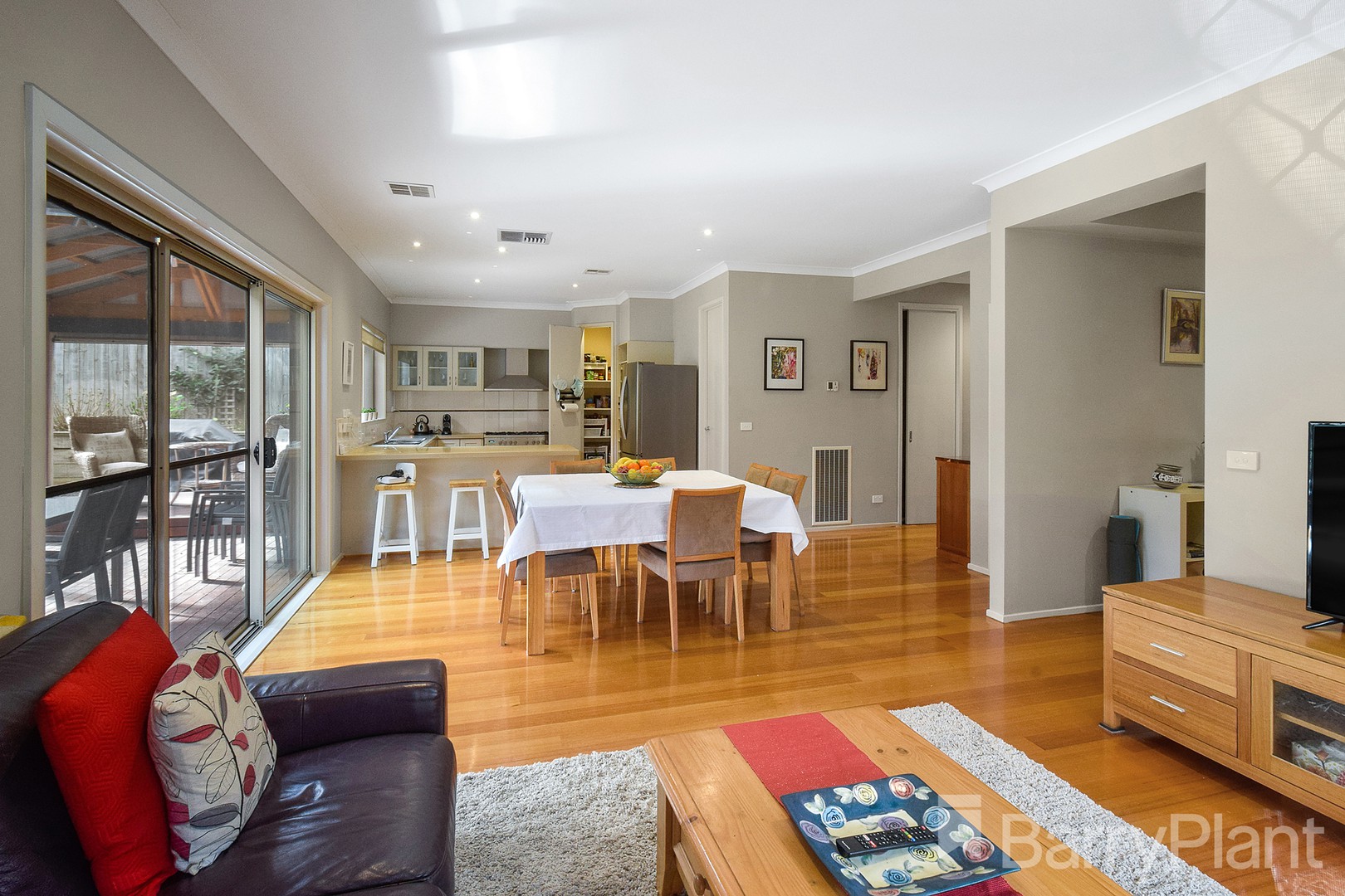 2 Barlow RiseBundoora, VIC 3083, Bundoora - Thumbnail 5