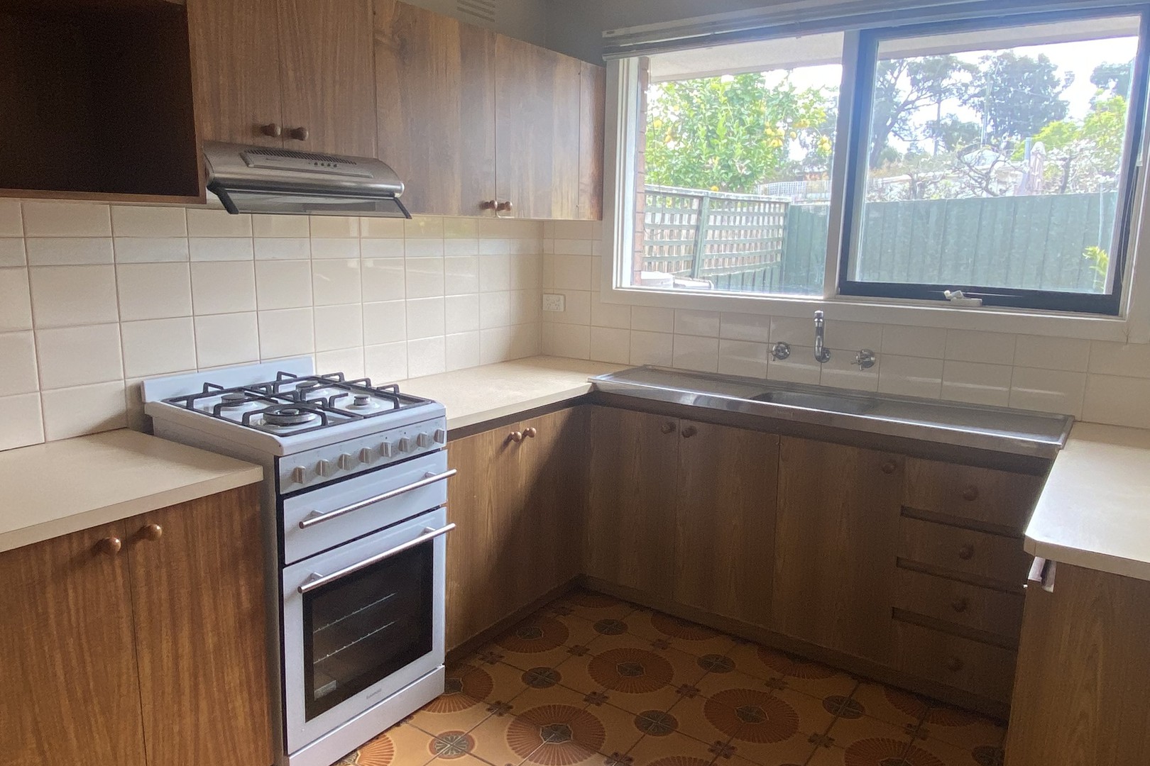 4/2 Highland Avenue, Oakleigh East, VIC 3166 - Thumbnail 2 - 31/08/2021