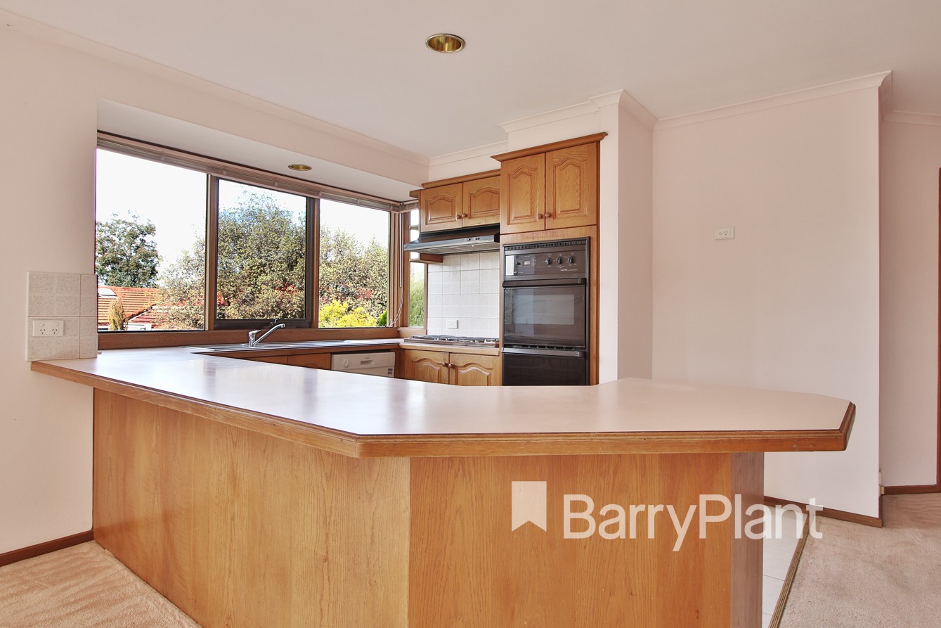 16 Hollyoak Rise, Eltham North, VIC 3095 - Thumbnail 1 - 31/08/2021