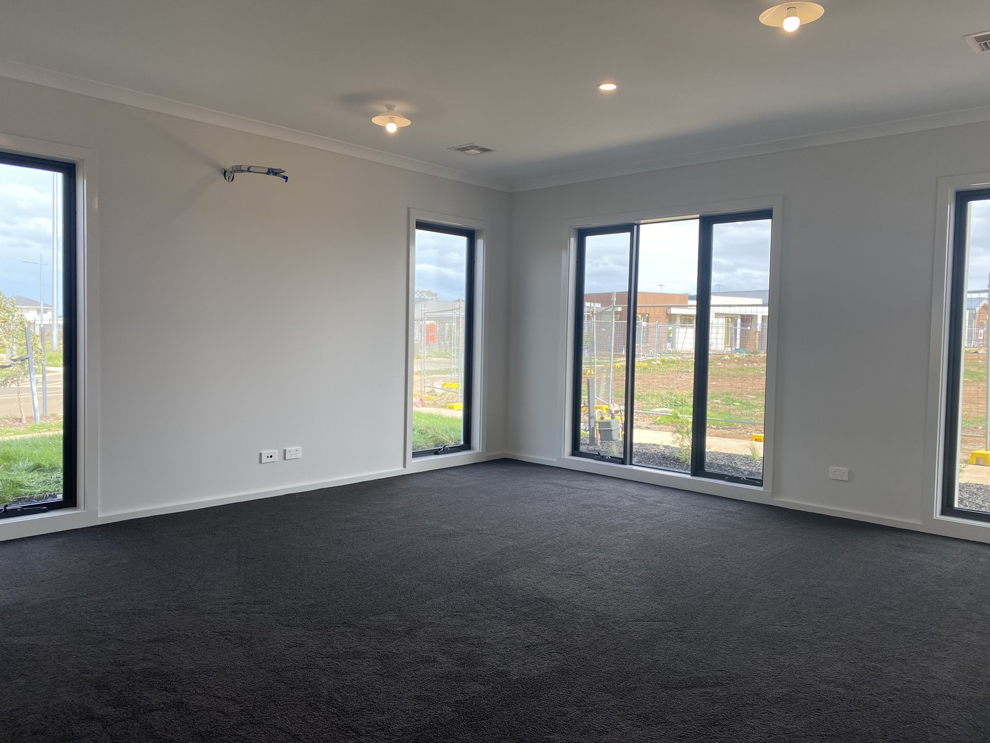 17 Cabin  Walk, Tarneit, VIC 3029 - Thumbnail 1 - 06/10/2021