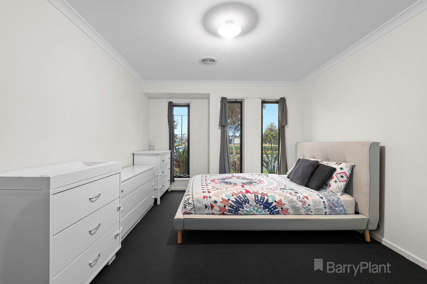 53 Burford WayCranbourne North, VIC 3977, Cranbourne North - Thumbnail 6