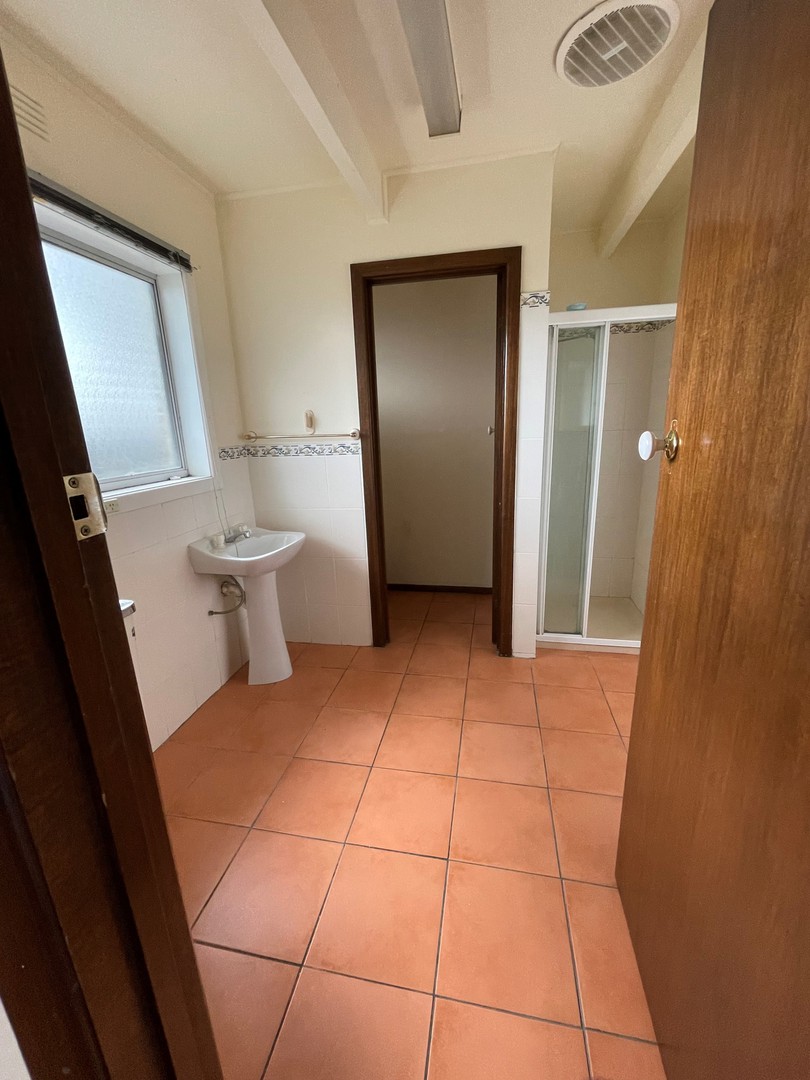 2/4 Everett Close, Herne Hill, VIC 3218, Herne Hill - Thumbnail 6