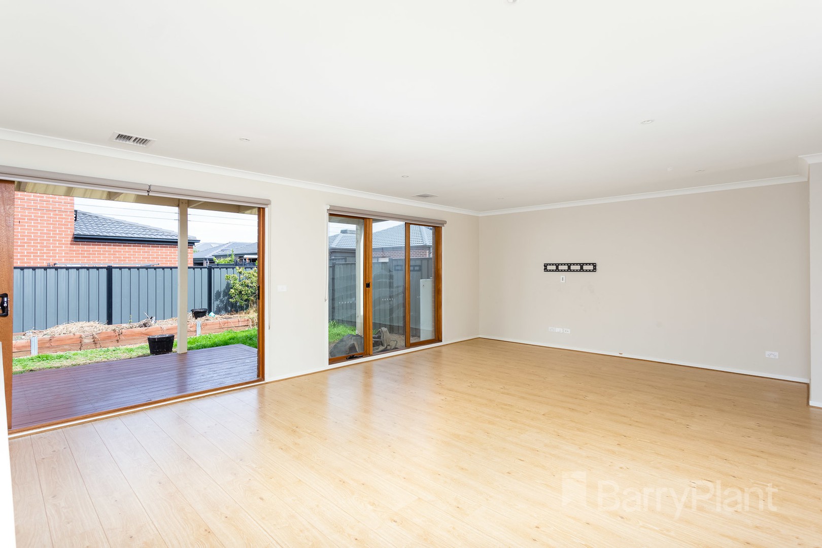 19 Vetiver Avenue, Truganina, VIC 3029 - Thumbnail 2 - 03/09/2021