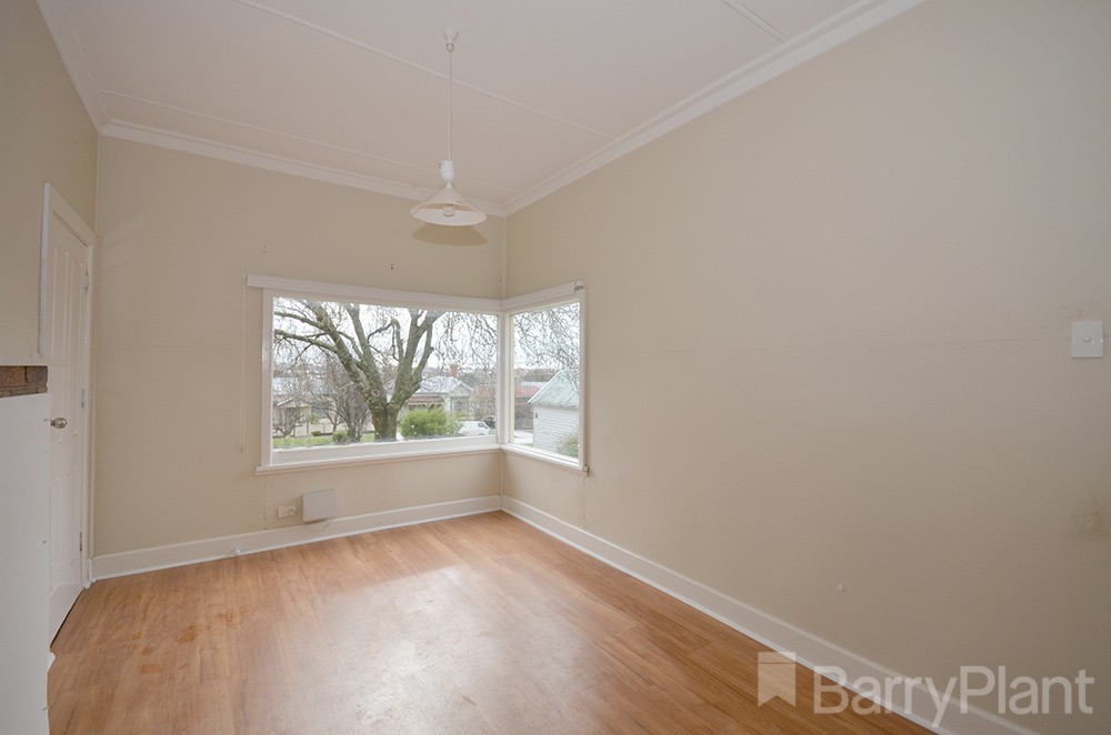 15 Peake Street, Golden Point, VIC 3350 - Thumbnail 2 - 06/09/2021