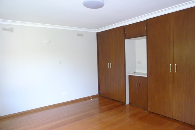 18 Vista Drive, Keilor East, VIC 3033 - Thumbnail 2 - 06/09/2021