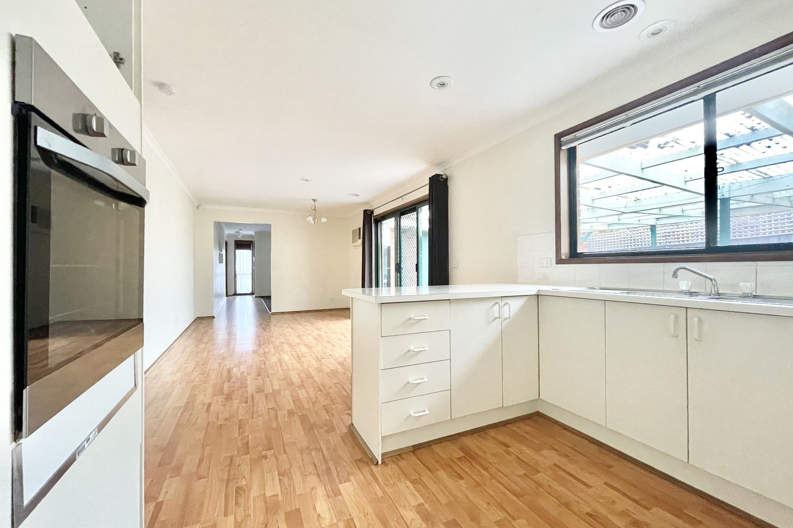 8 Bardsley CourtNarre Warren, VIC 3805, Narre Warren - Thumbnail 8