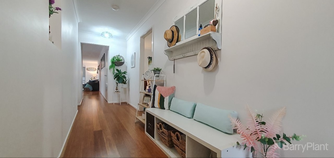 76 Belmont CrescentPakenham, VIC 3810, Pakenham - Thumbnail 2