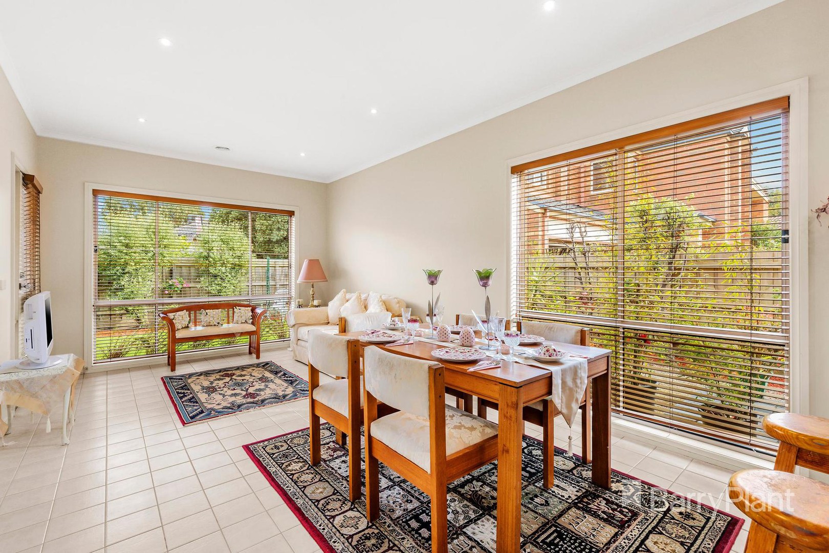 16 Hummingbird PlaceSouth Morang, VIC 3752, South Morang - Thumbnail 4