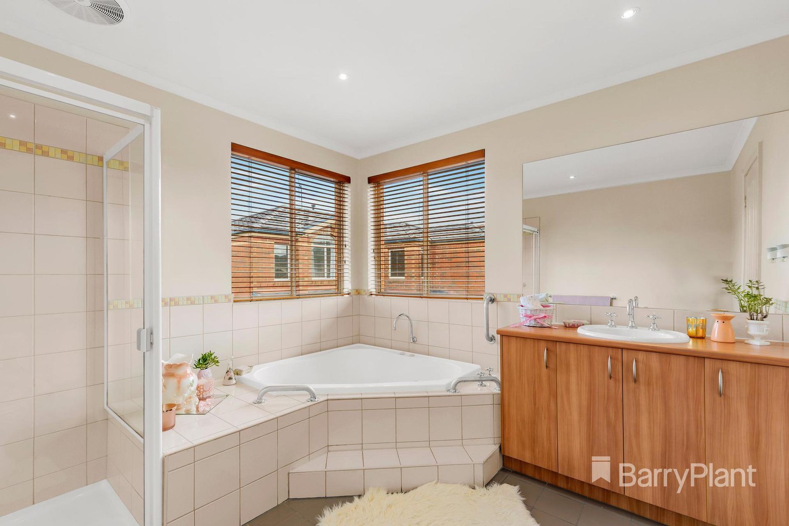 16 Hummingbird PlaceSouth Morang, VIC 3752, South Morang - Thumbnail 7