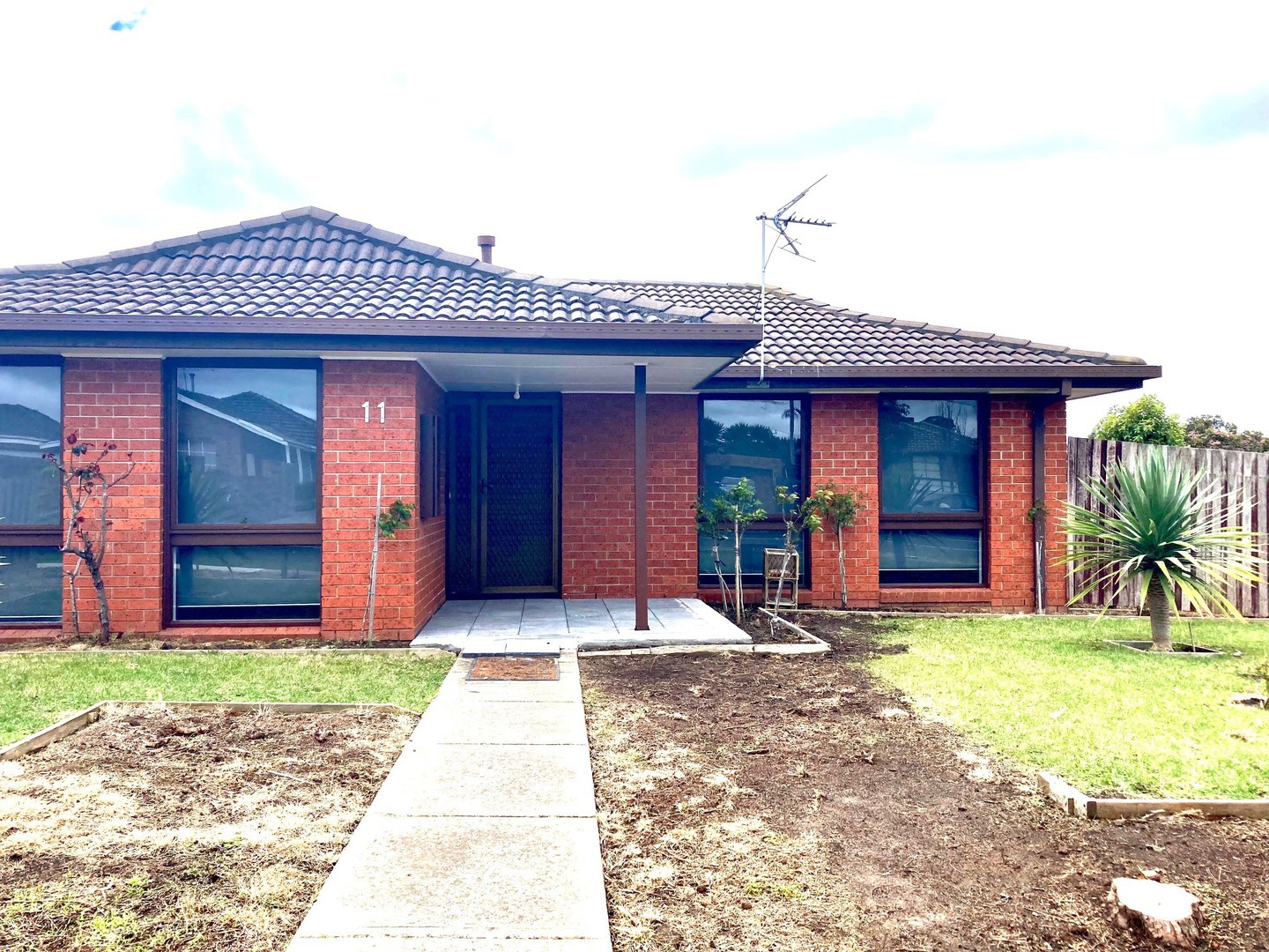11 Gabrielle Crescent, Gladstone Park, VIC 3043 - Thumbnail 2 - 10/09/2021