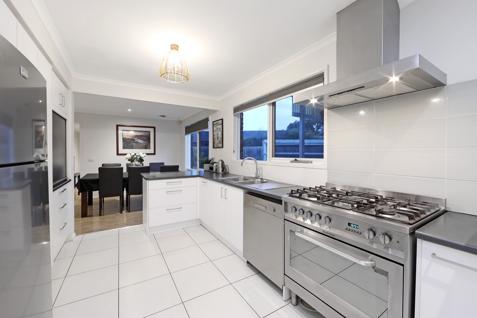 28 Goulburn Drive, Rowville, VIC 3178 - Thumbnail 2 - 11/09/2021