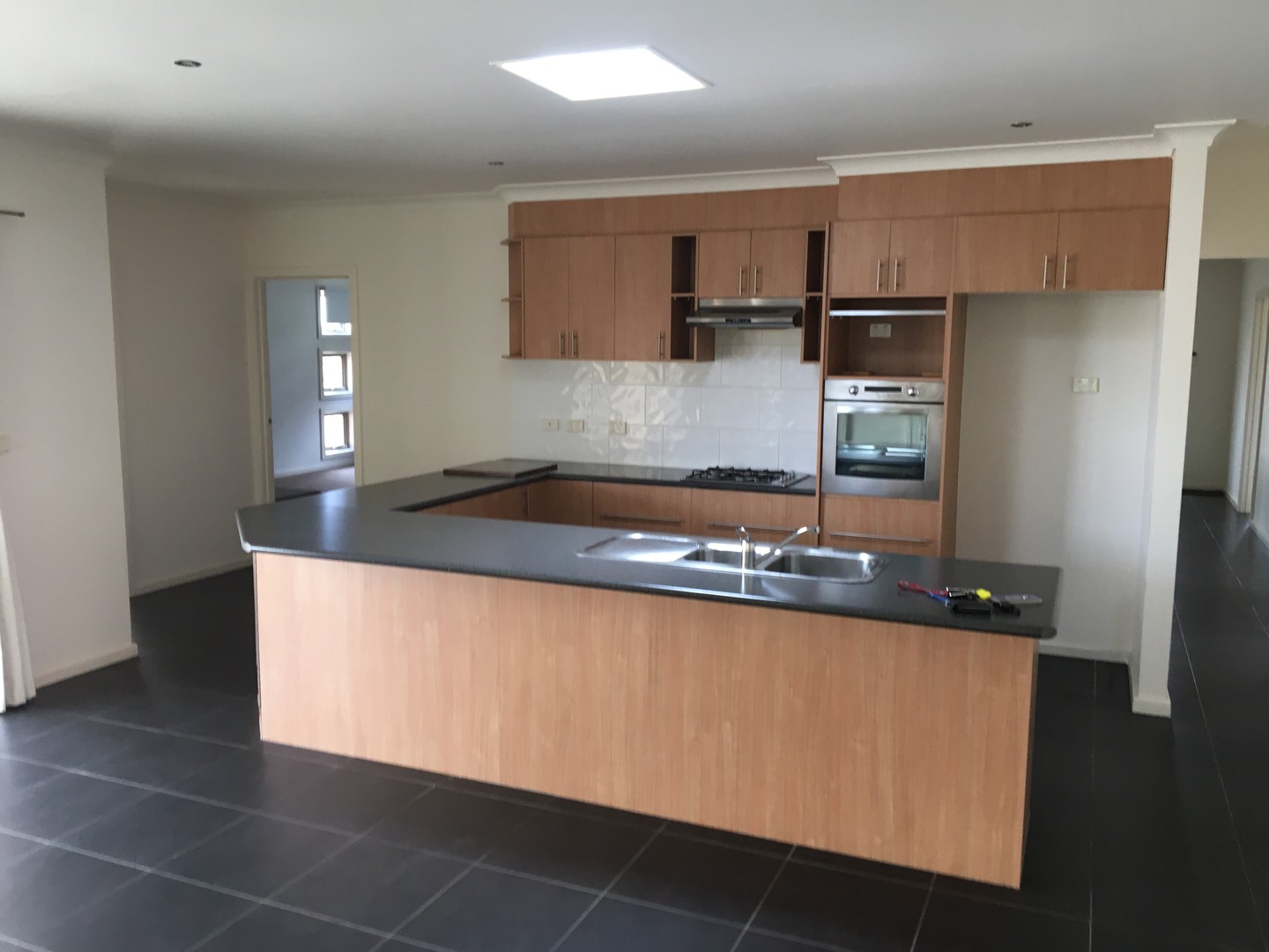 7 Frances Browne Way, Tarneit, VIC 3029 - Thumbnail 2 - 11/09/2021
