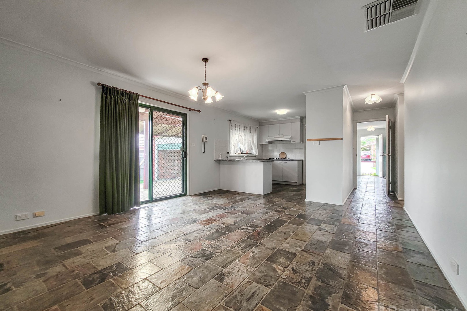18 Addlington Court, Narre Warren South, VIC 3805 - Thumbnail 2 - 14/09/2021