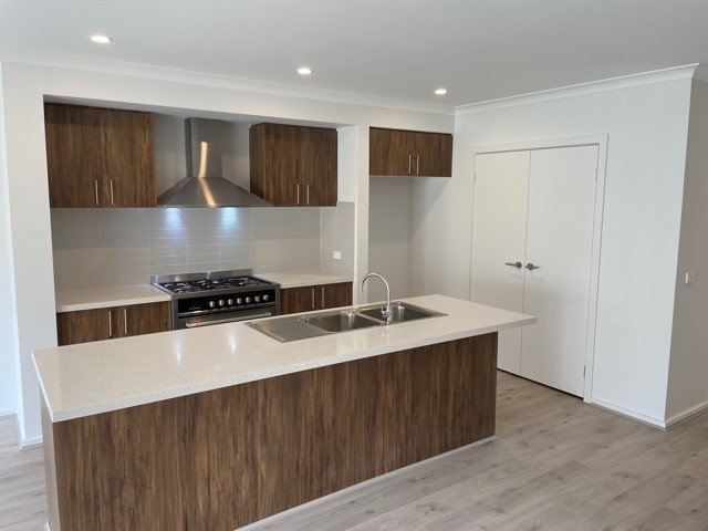 2/4 Arthur Place, Croydon, VIC 3136, Croydon - Thumbnail 3