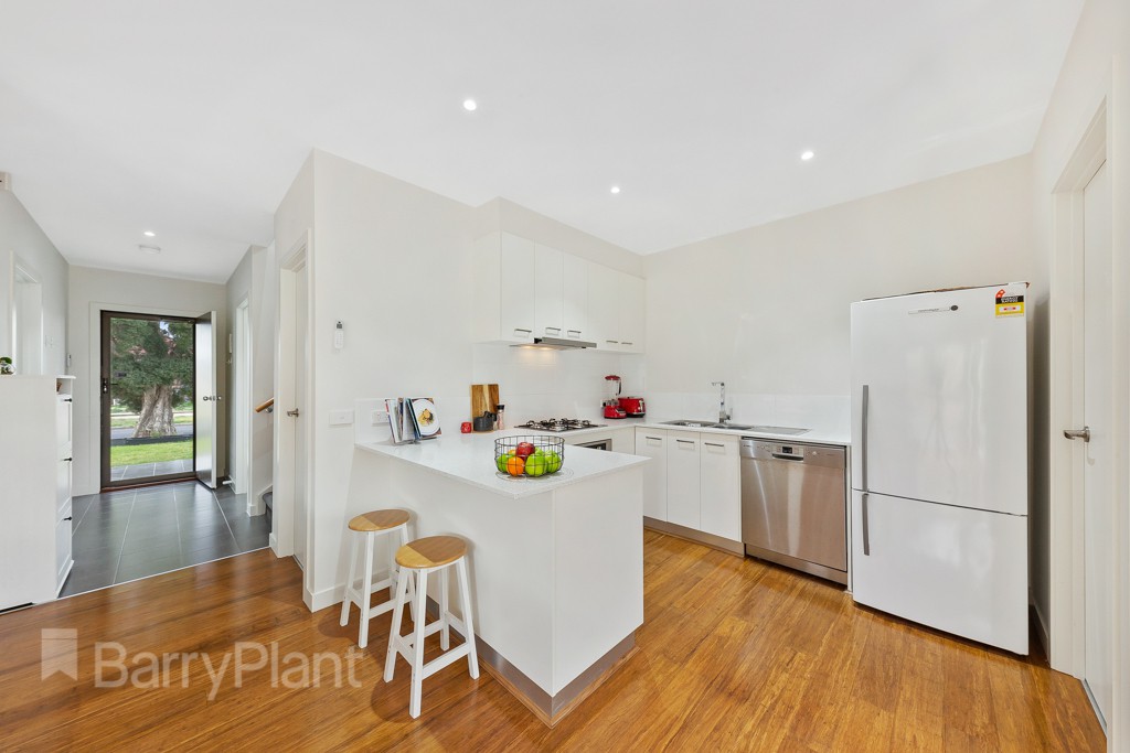 1/71 Oberon Avenue, St Albans, VIC 3021 - Thumbnail 2 - 15/09/2021