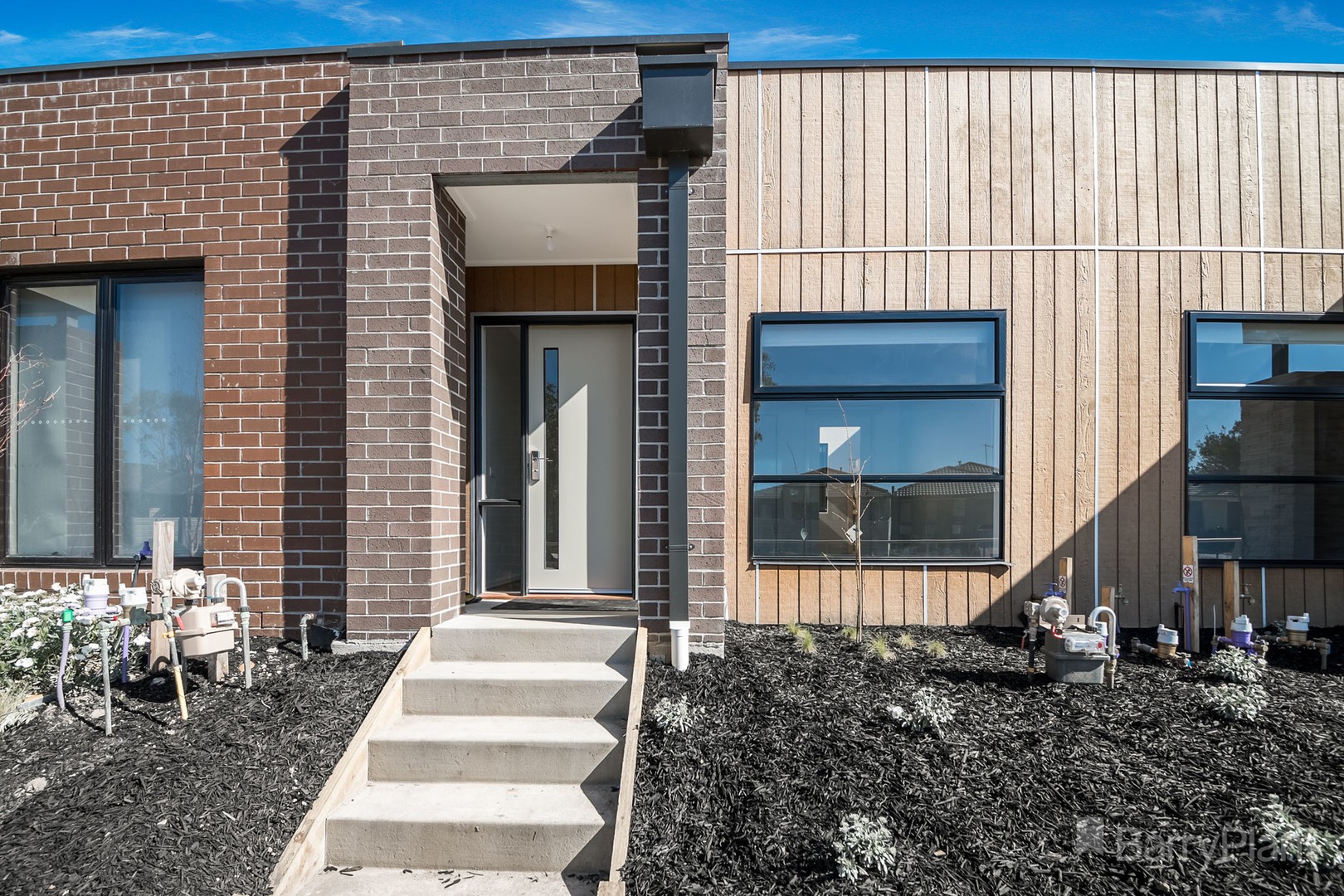 27 Fadden Mews, Officer, VIC 3809 - Thumbnail 2 - 15/09/2021