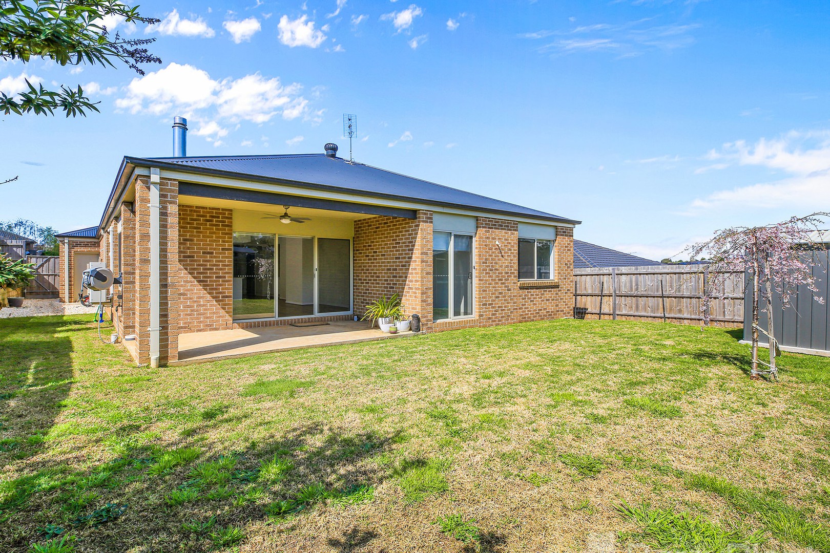 13 Appleporch WayDrouin, VIC 3818, Drouin - Thumbnail 2