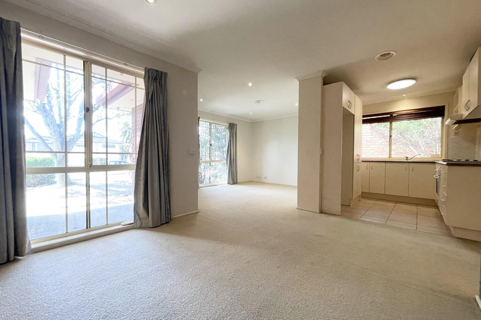 13 Riddleston CourtNarre Warren South, VIC 3805, Narre Warren South - Thumbnail 2