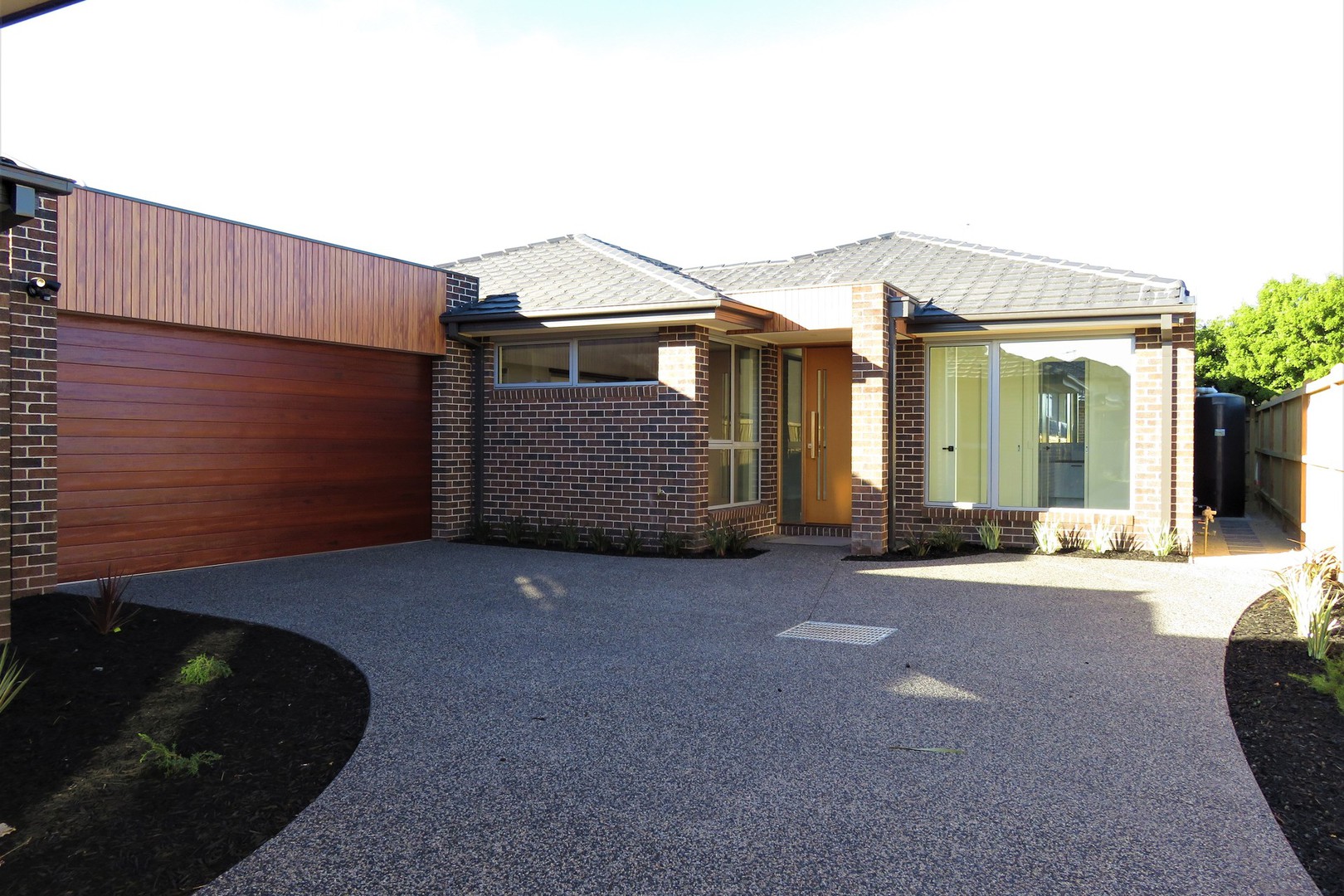 2/5 Pettit Close, Berwick, VIC 3806 - Thumbnail 1 - 17/09/2021