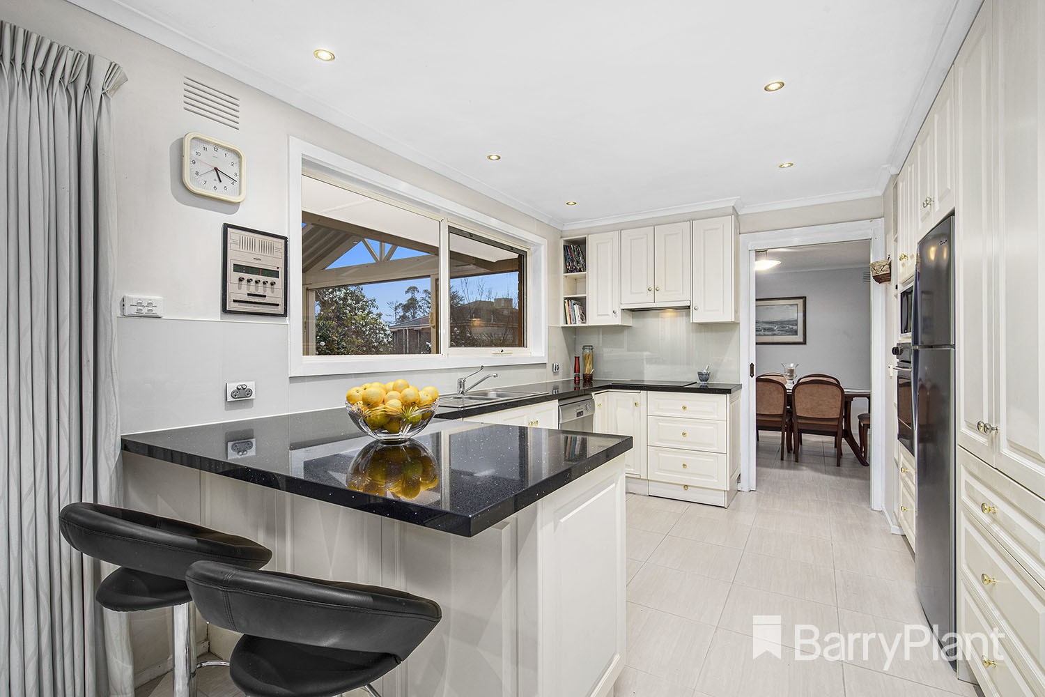 9 Karnak CourtGlen Waverley, VIC 3150, Glen Waverley - Thumbnail 4