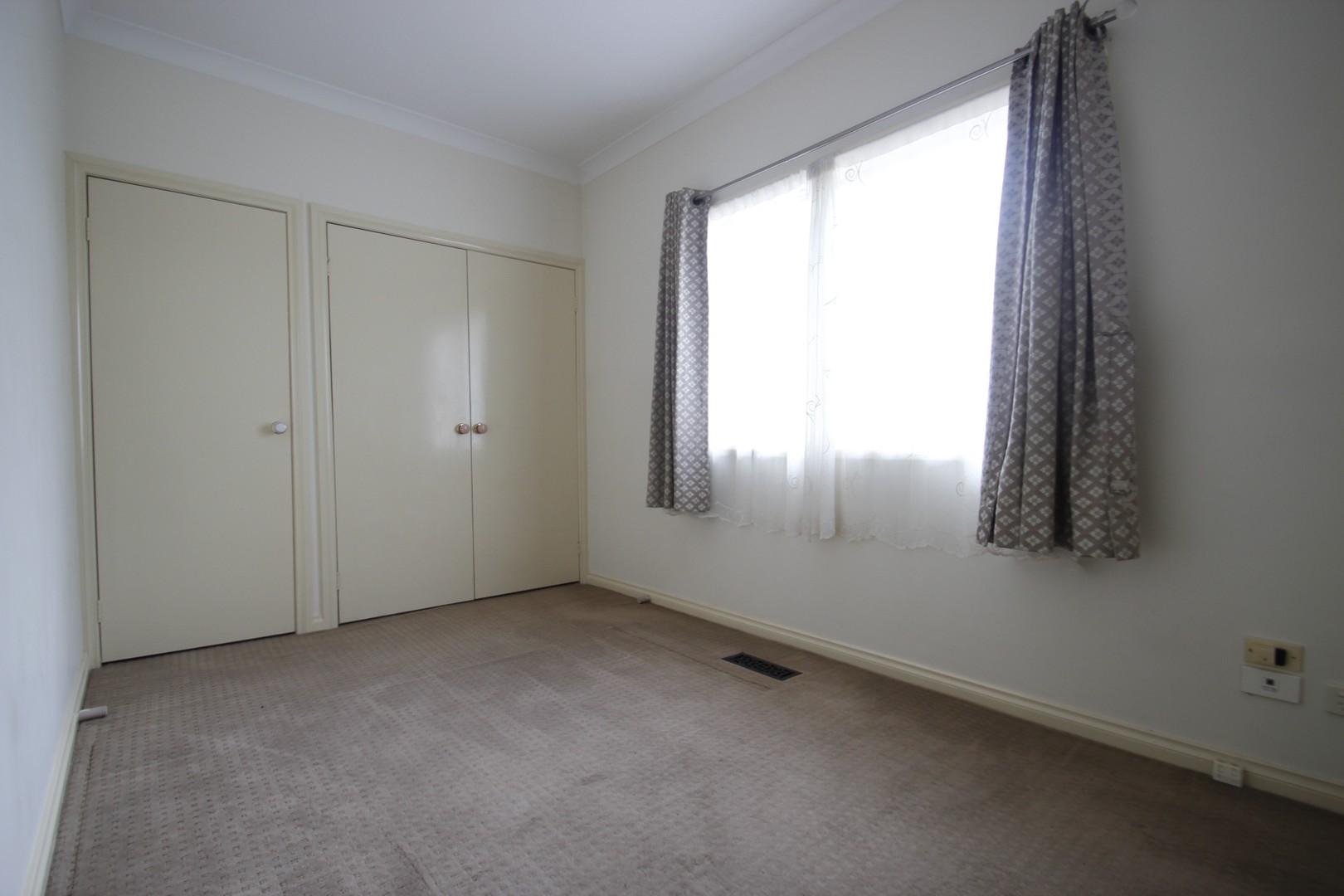 2/26 Roberts Street, Glen Waverley, VIC 3150 - Thumbnail 1 - 20/09/2021