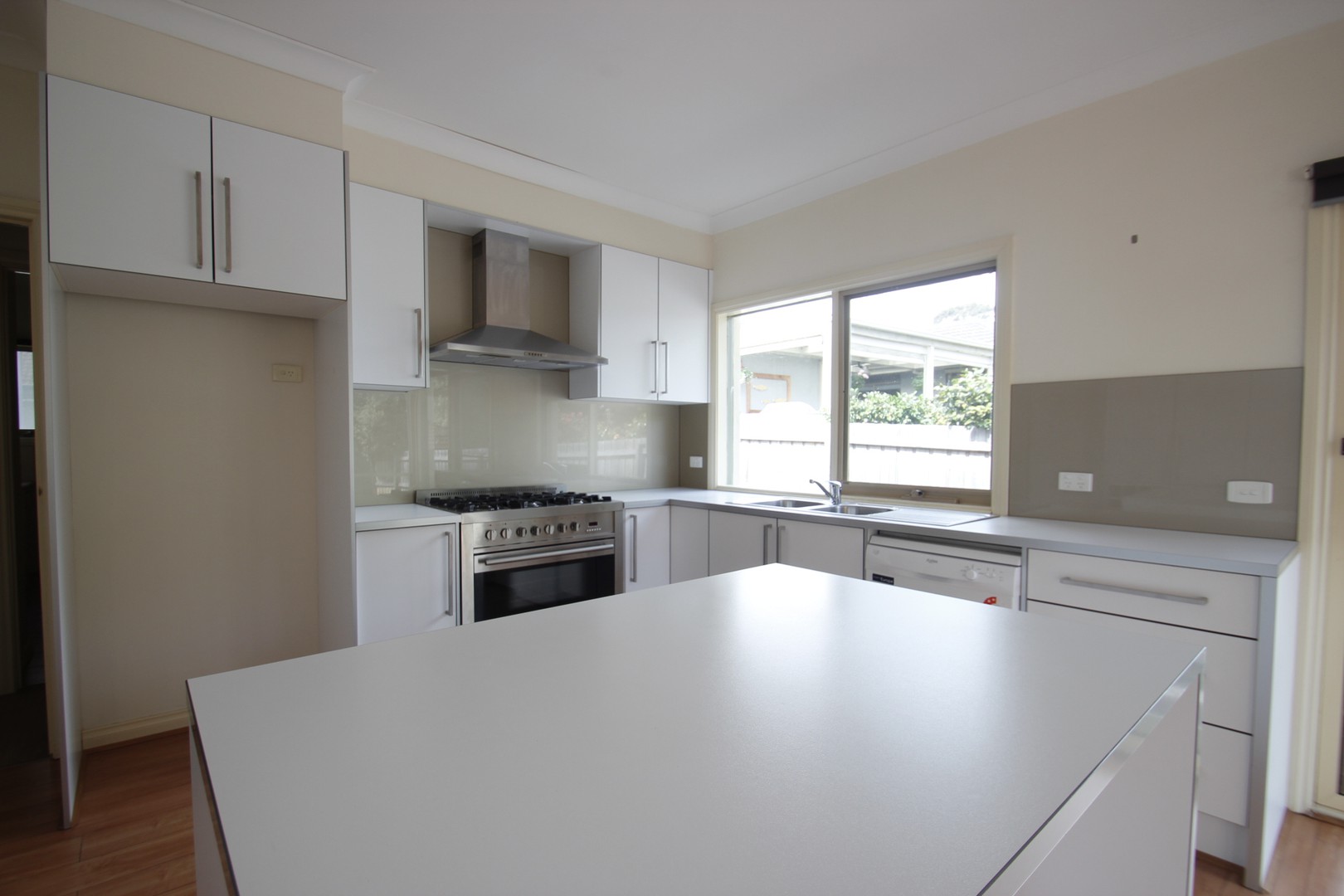 2/26 Roberts Street, Glen Waverley, VIC 3150 - Thumbnail 2 - 20/09/2021