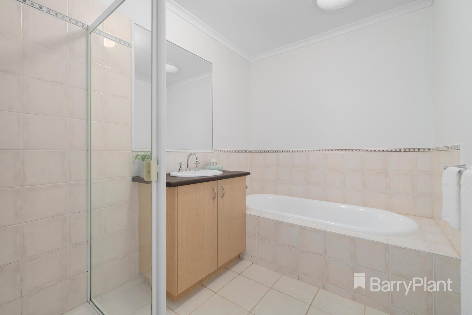 16 Redbark Hill CircuitSouth Morang, VIC 3752, South Morang - Thumbnail 8
