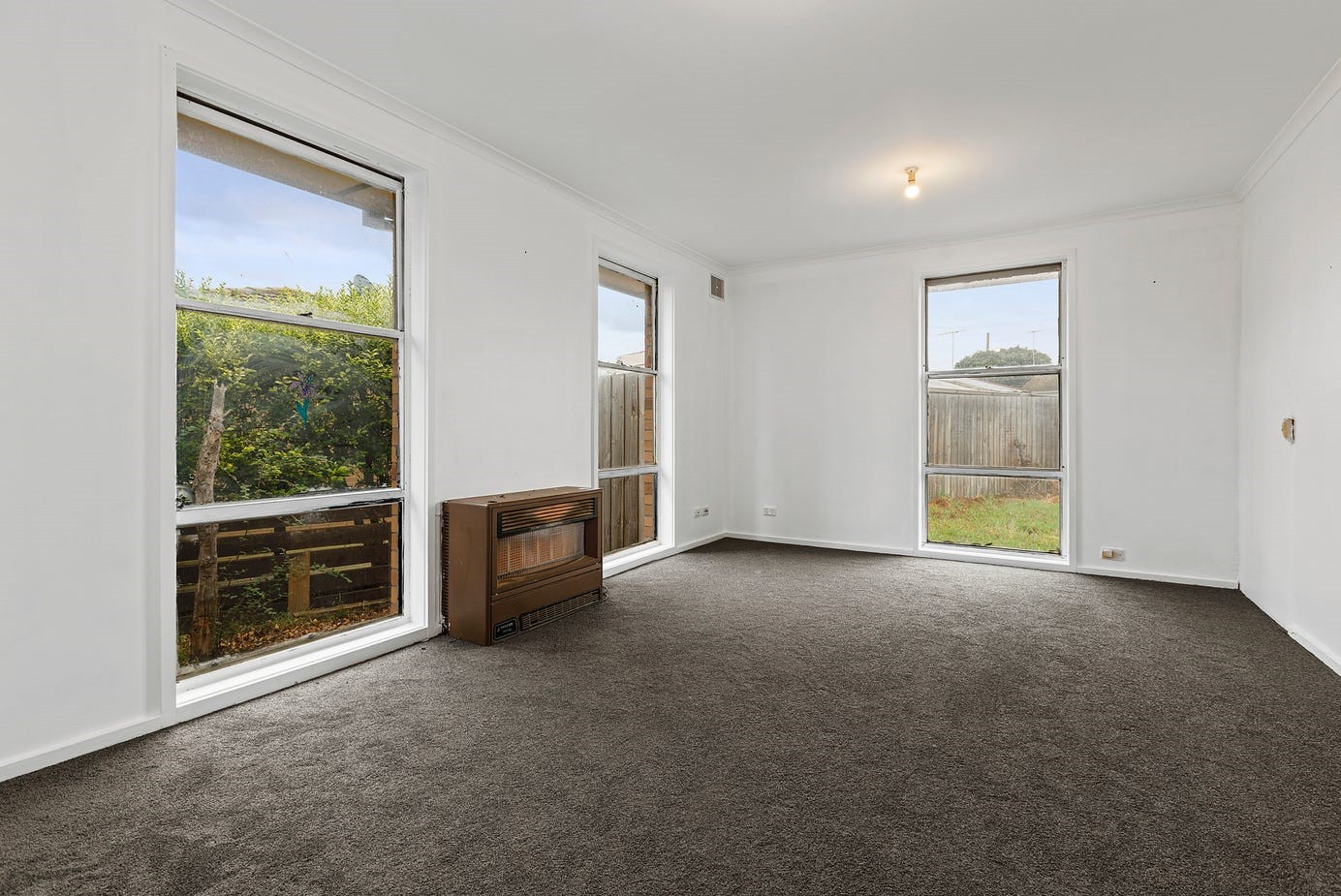 3 Dorset  Court, Corio, VIC 3214 - Thumbnail 2 - 21/09/2021