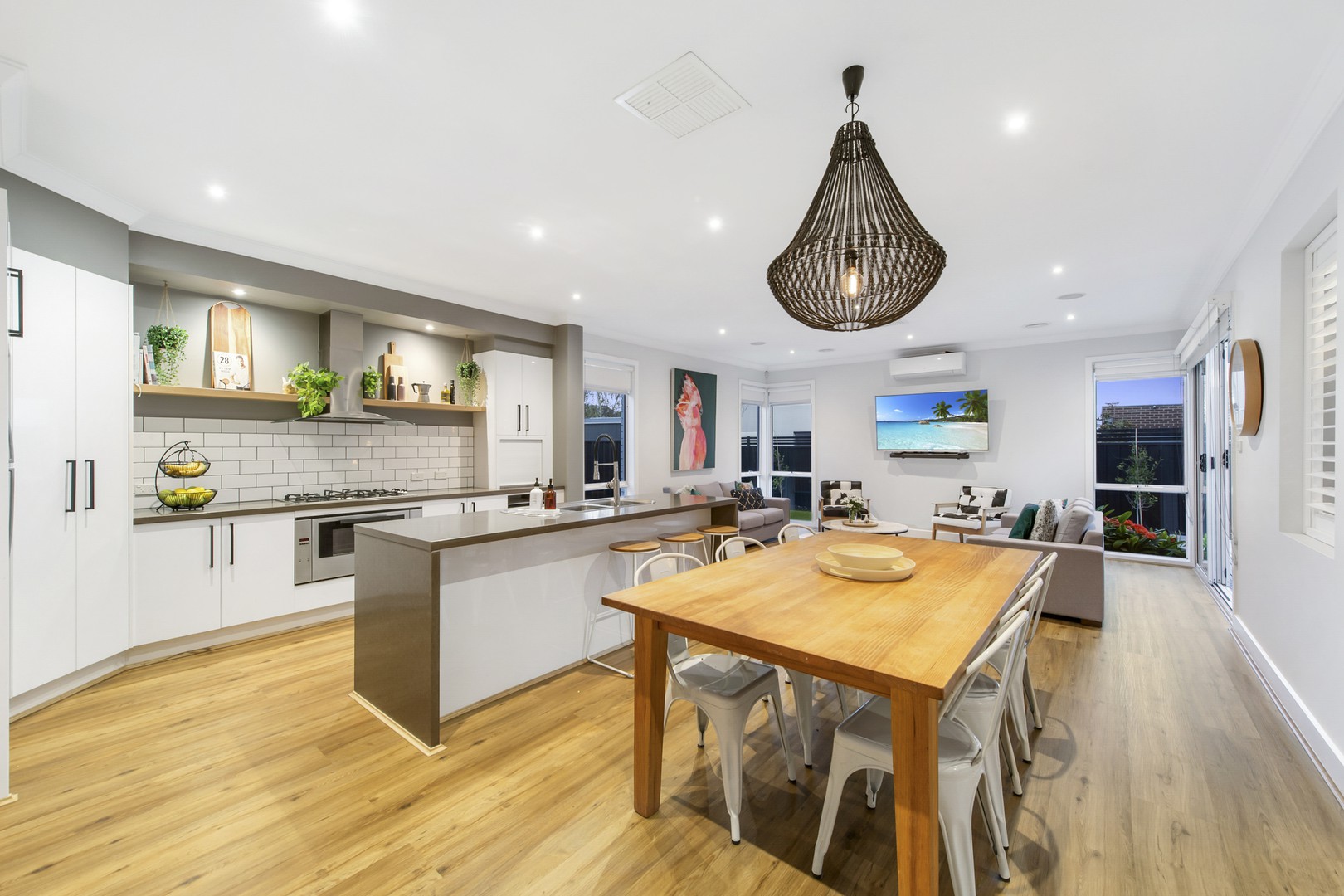 2 Cassan WayCaroline Springs, VIC 3023, Caroline Springs - Thumbnail 5