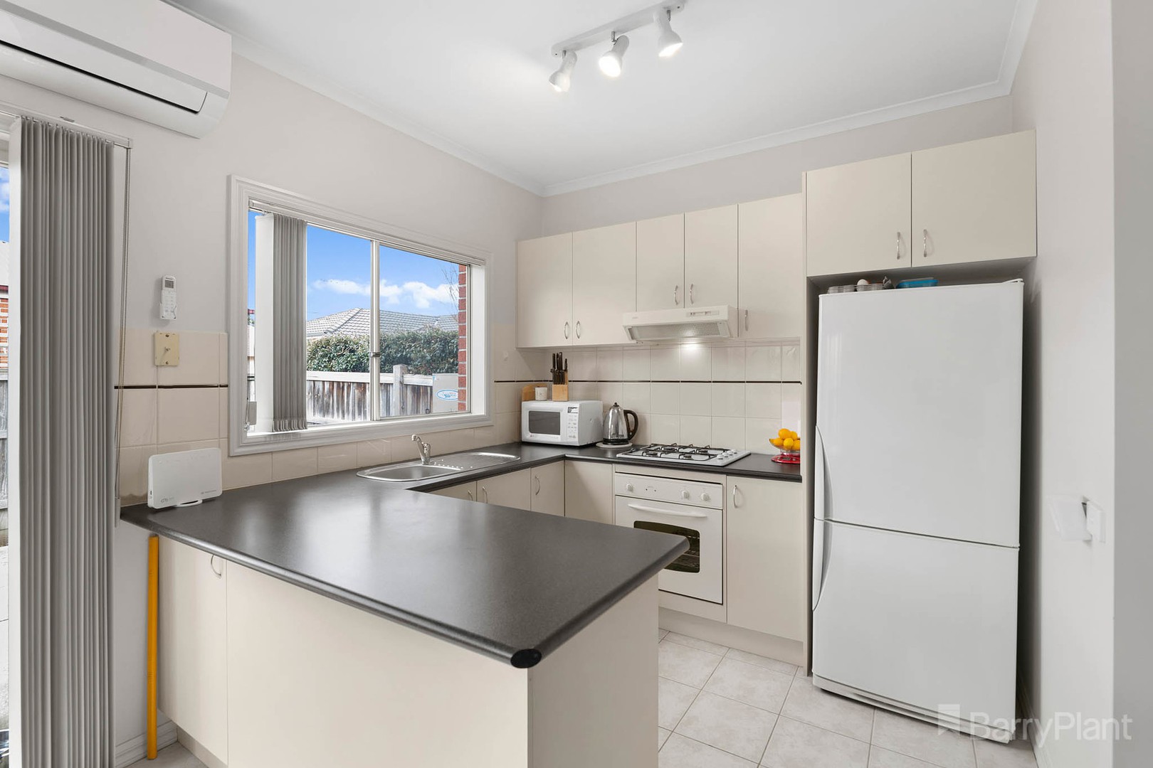 2/28 Woods StreetBeaconsfield, VIC 3807, Beaconsfield - Thumbnail 2