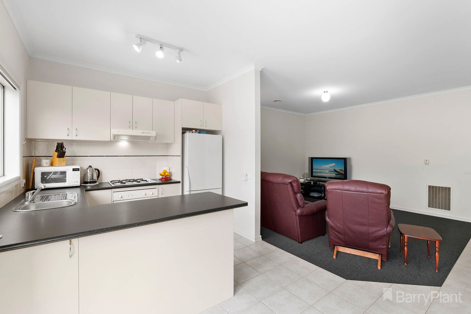 2/28 Woods StreetBeaconsfield, VIC 3807, Beaconsfield - Thumbnail 3