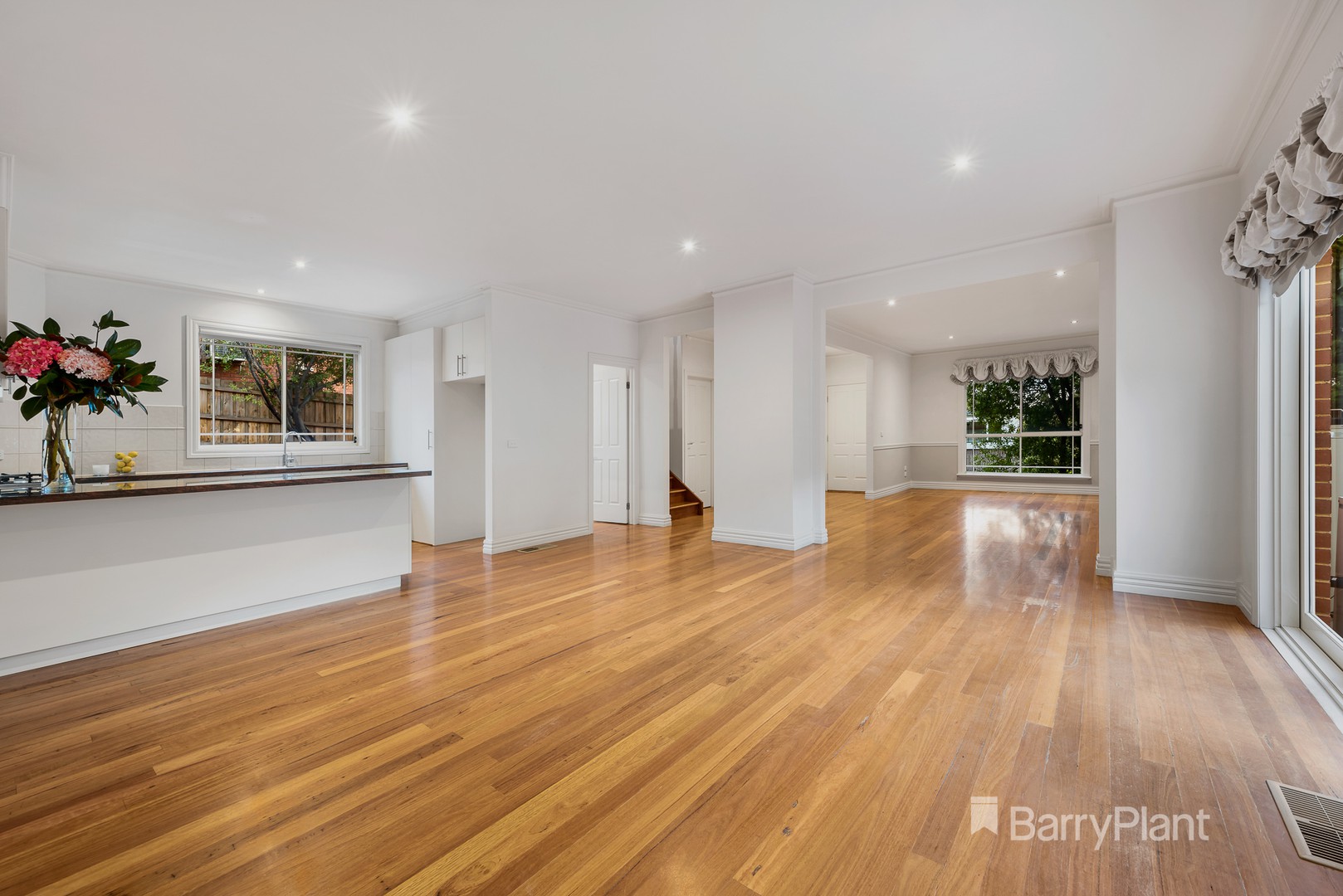 1/5 Glenmanor Close, Templestowe, VIC 3106 - Thumbnail 2 - 21/09/2021