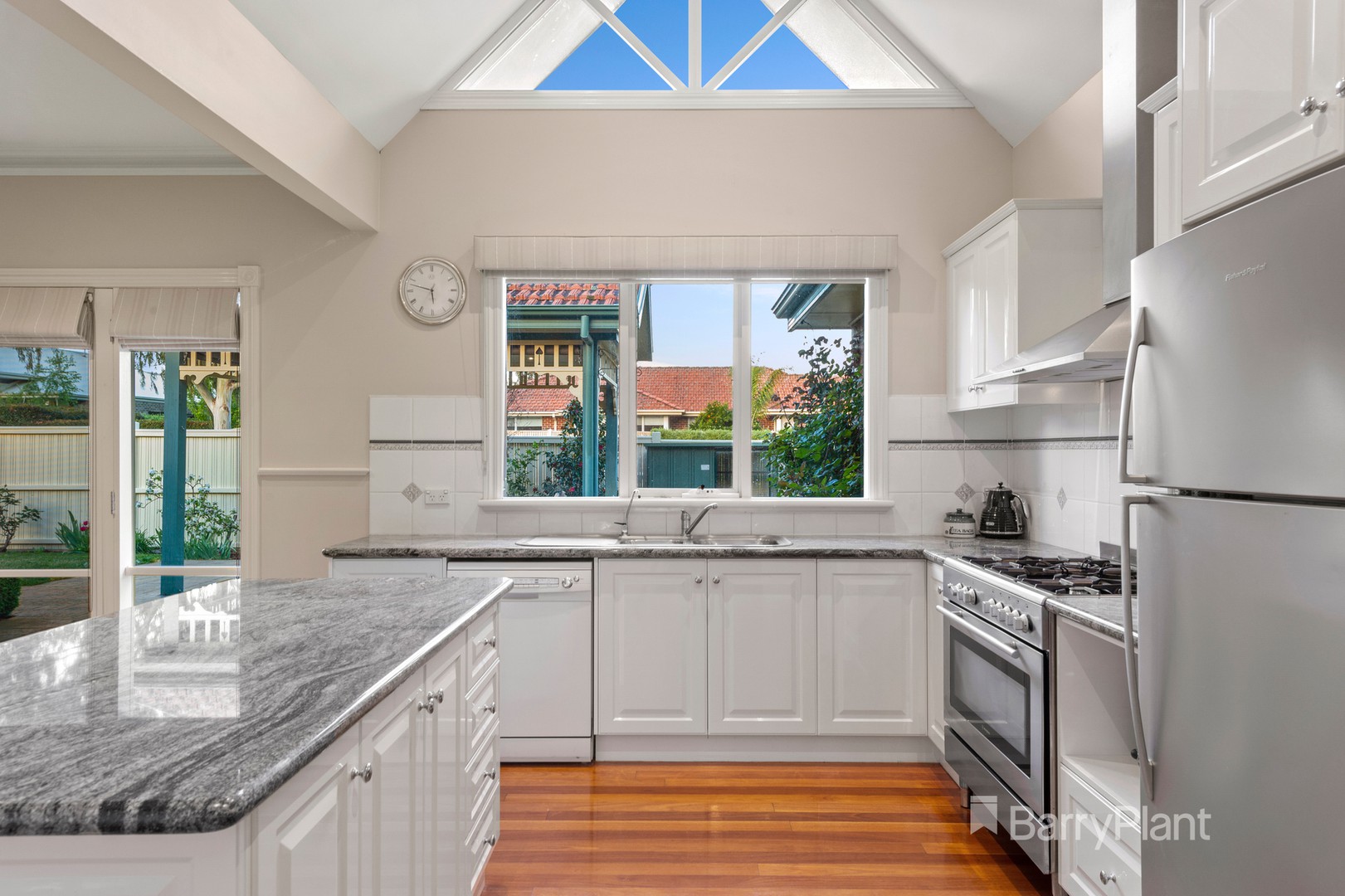 15 Downey  DriveDoreen, VIC 3754, Doreen - Thumbnail 2