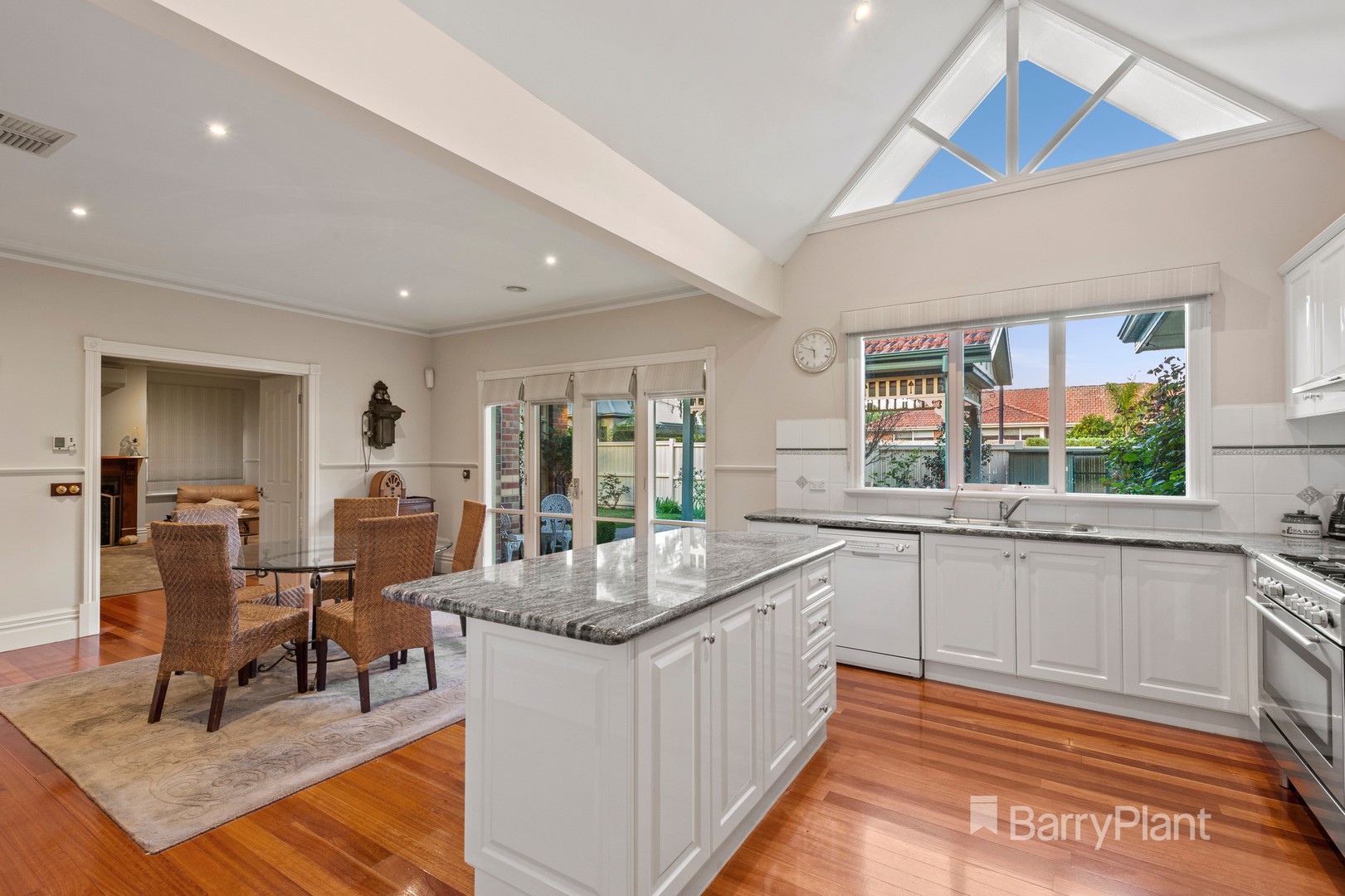 15 Downey  DriveDoreen, VIC 3754, Doreen - Thumbnail 3