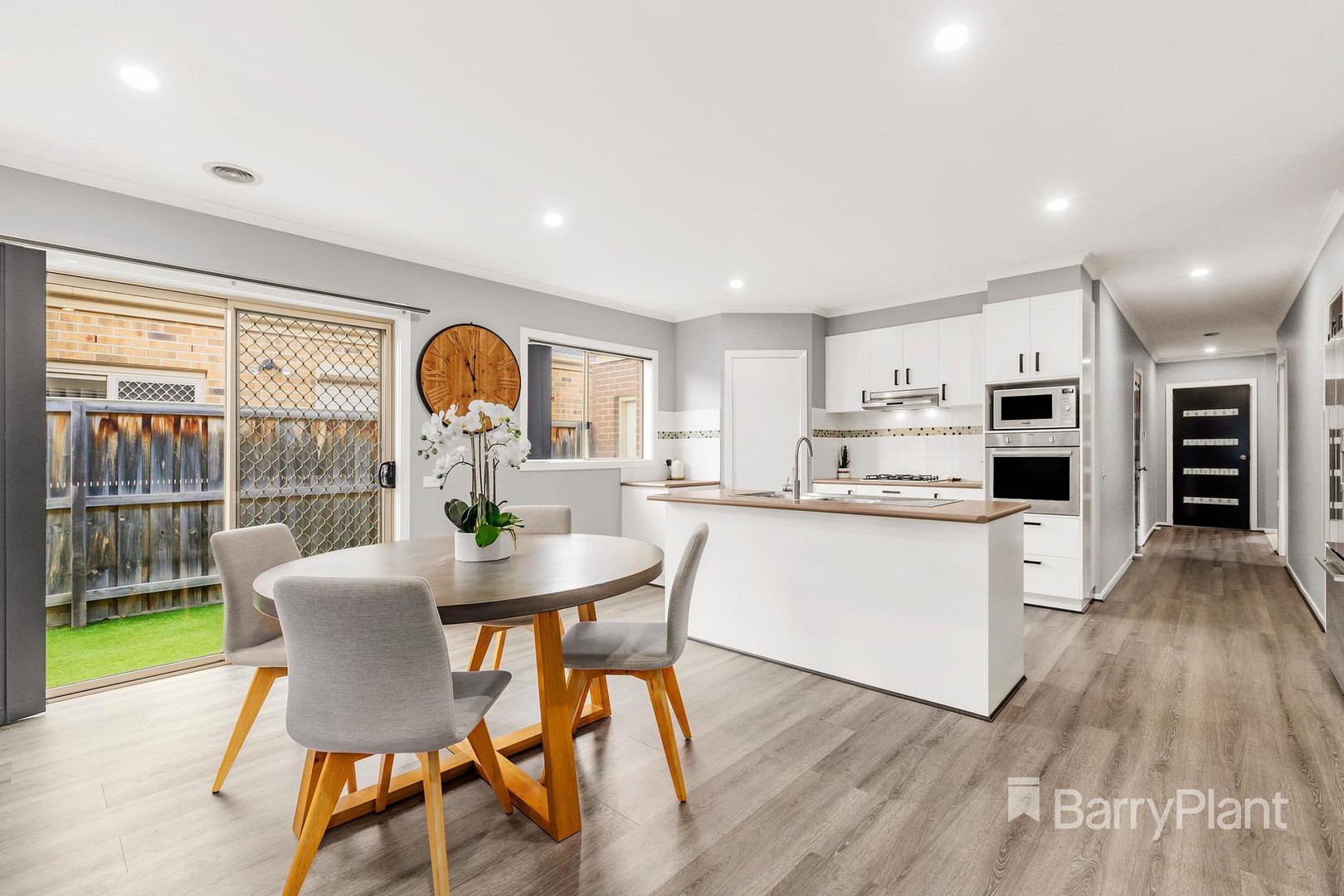 30 Kumara CircuitSouth Morang, VIC 3752, South Morang - Thumbnail 3