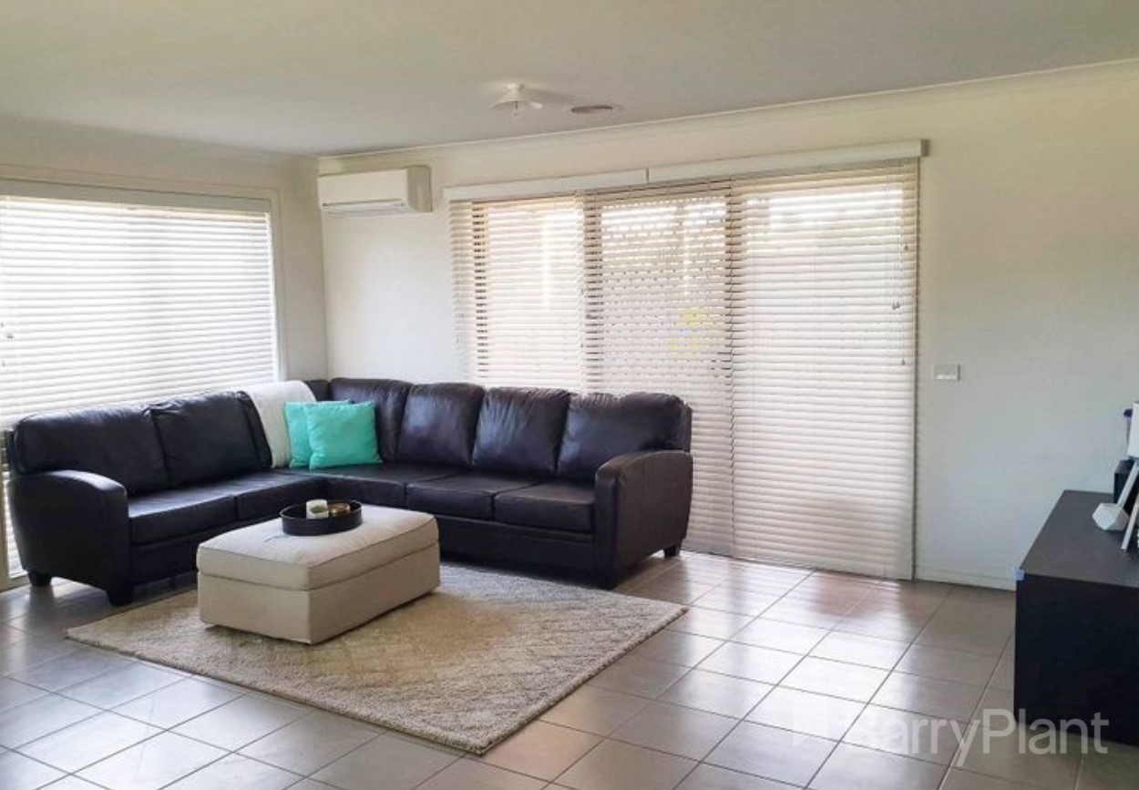 106 Melissa Way, Pakenham, VIC 3810 - Thumbnail 2 - 22/09/2021