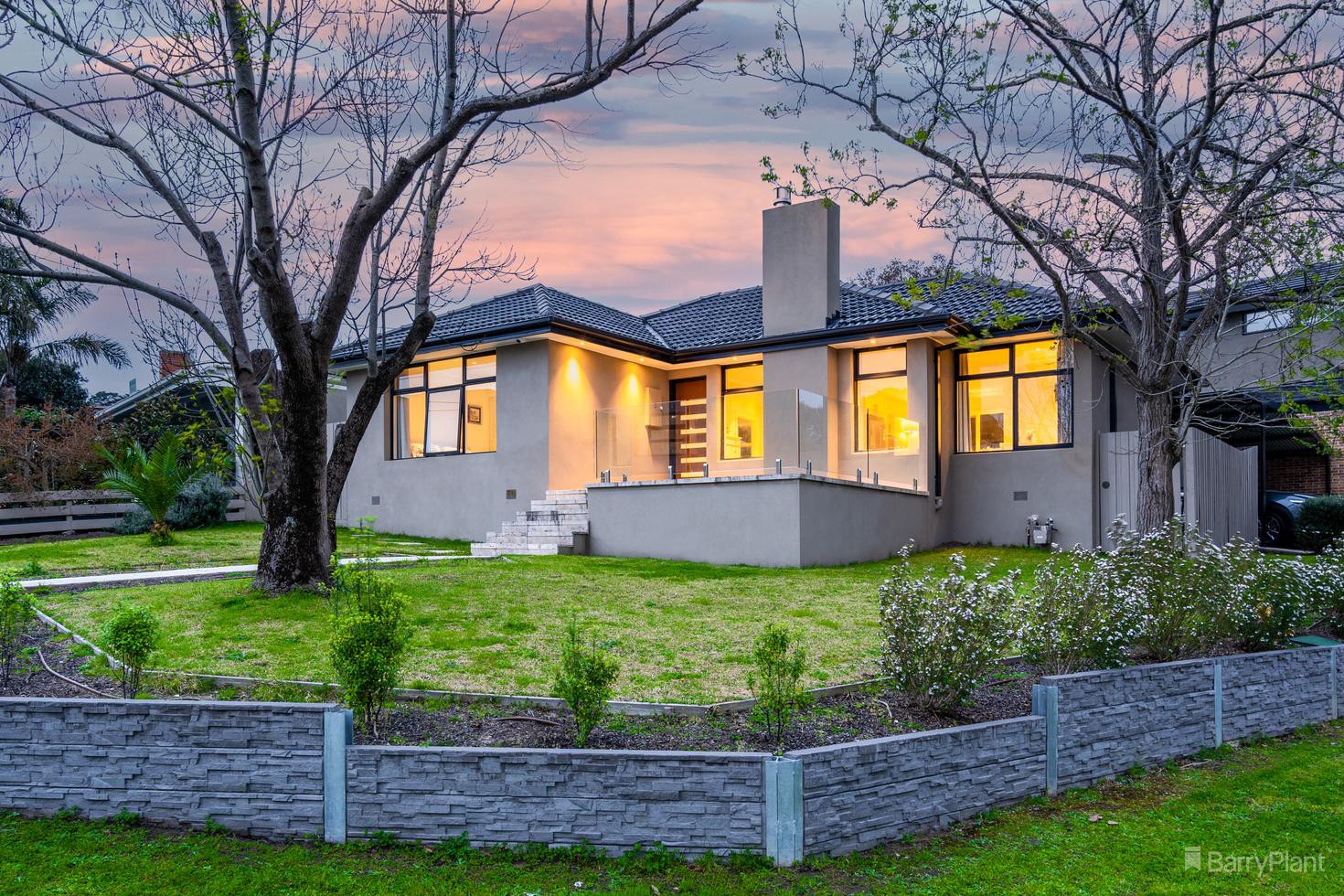 2 Banool Quadrant, Doncaster East, VIC 3109