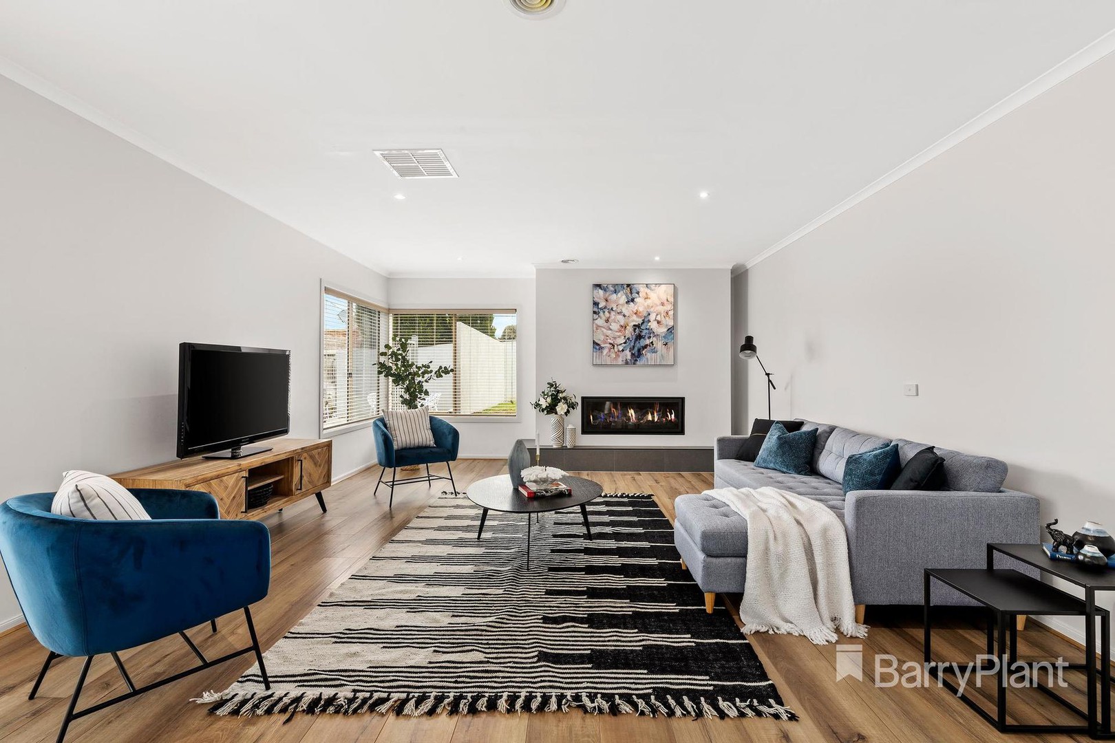 17 Outcrop CrescentSouth Morang, VIC 3752, South Morang - Thumbnail 4