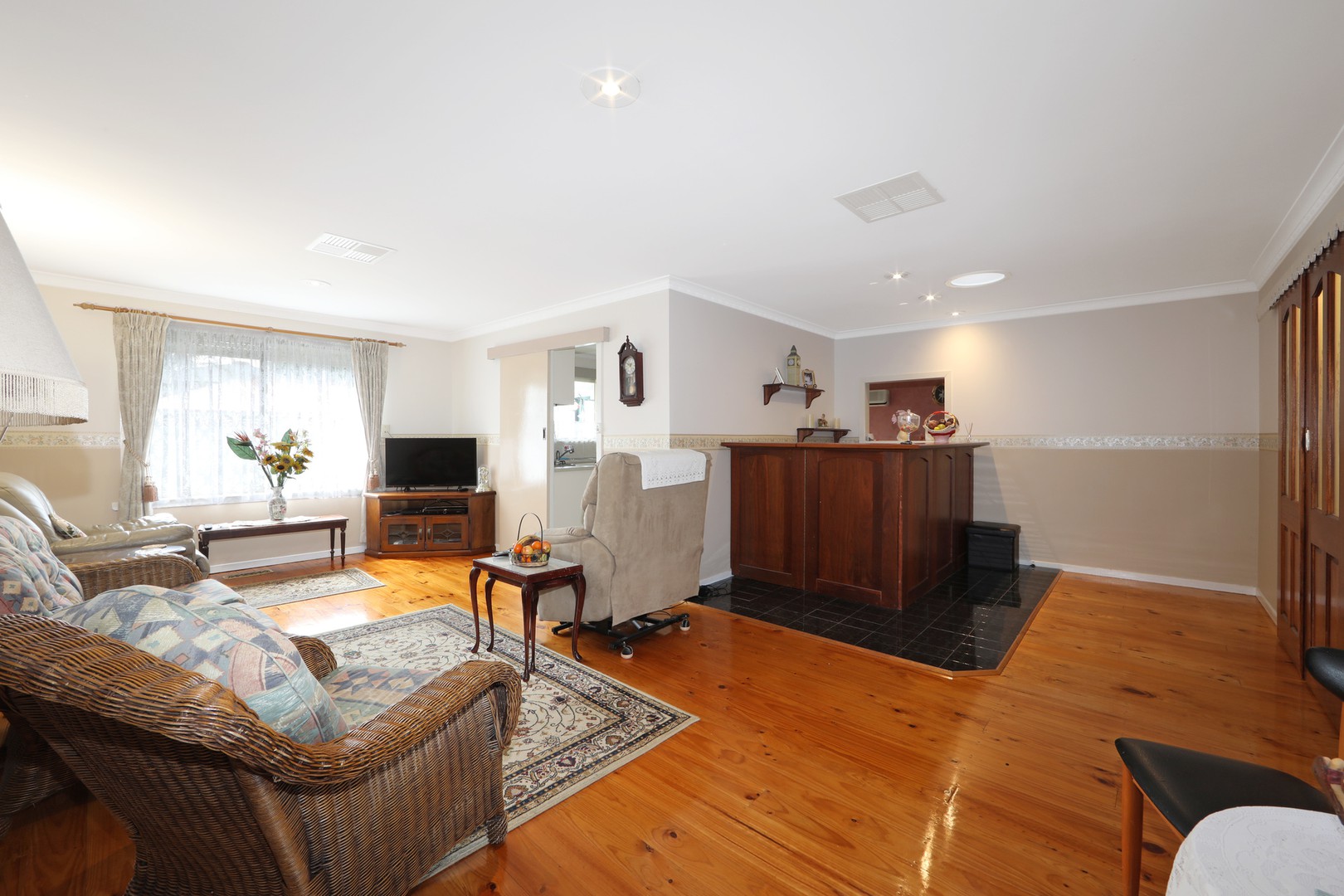 60 Lakeview AvenueRowville, VIC 3178, Rowville - Thumbnail 3