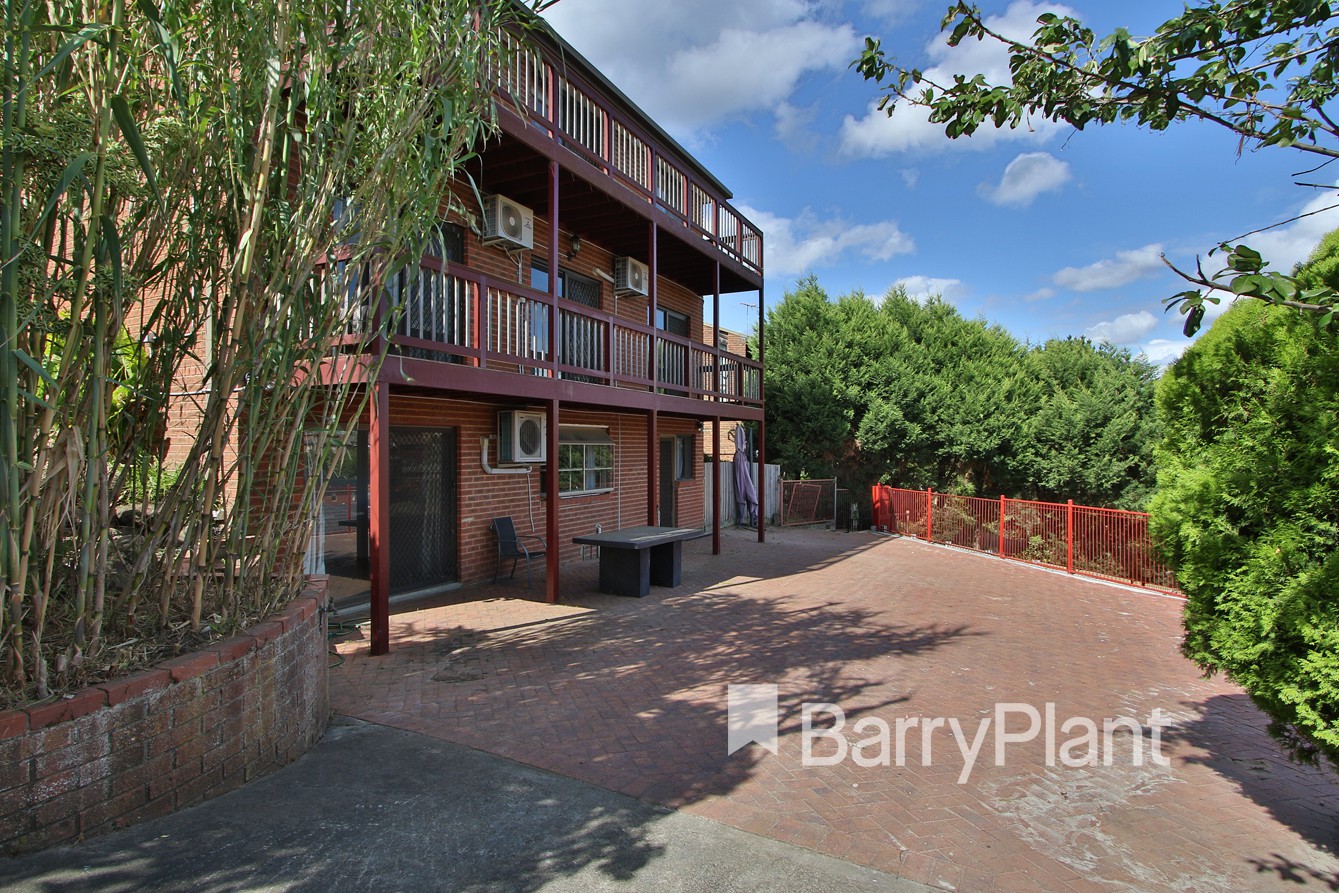 8 Pickering Place, Doncaster East, VIC 3109 - Thumbnail 2 - 23/09/2021