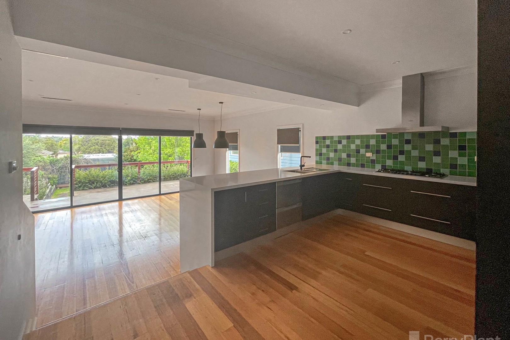 6 Woodley Street, Narre Warren, VIC 3805 - Thumbnail 2 - 23/09/2021