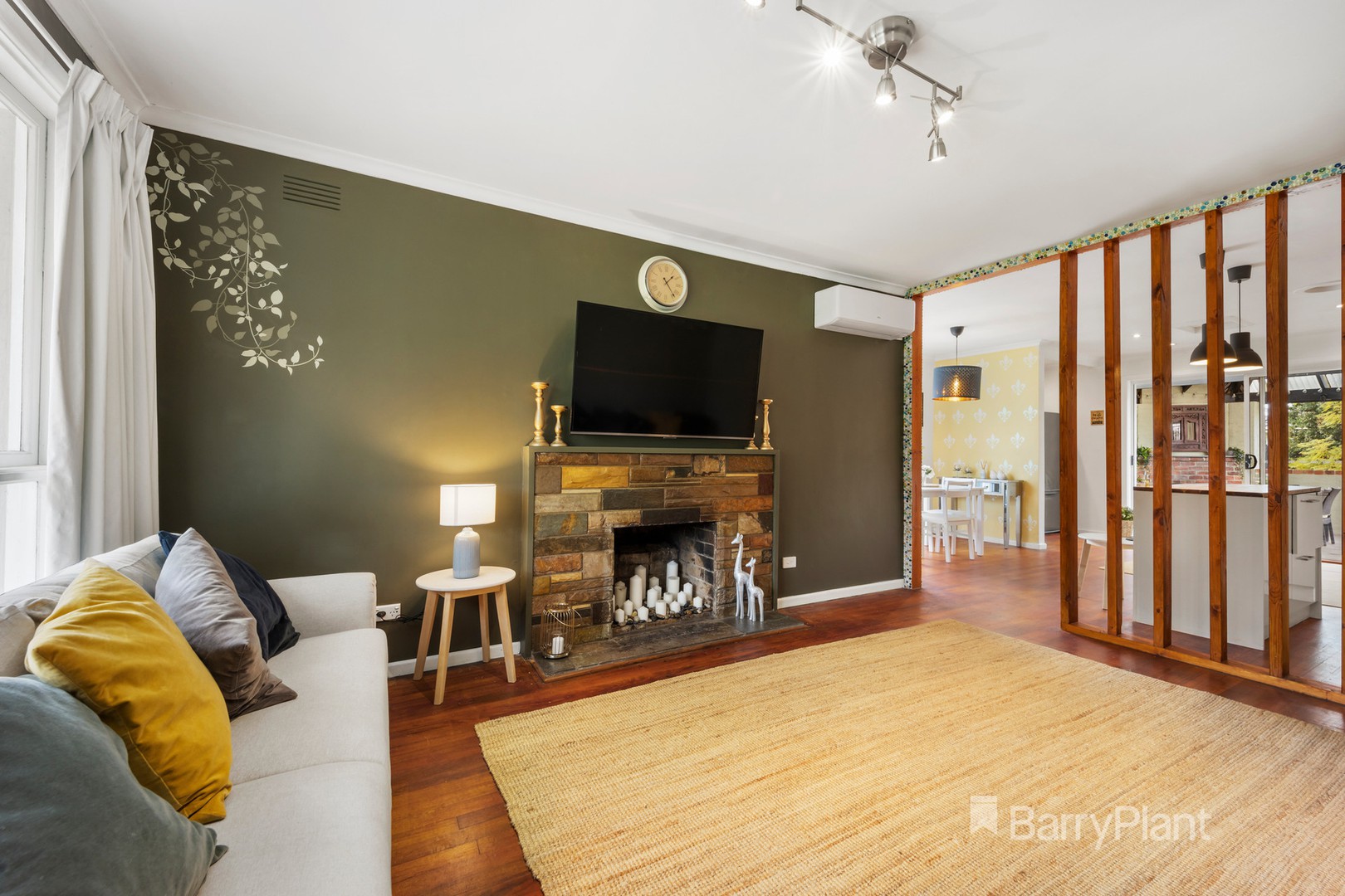 54 Johnson DriveFerntree Gully, VIC 3156, Ferntree Gully - Thumbnail 2