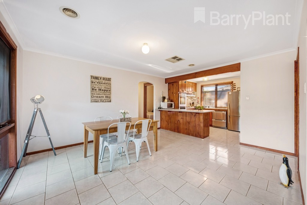 4 Sherrin Court, Werribee, VIC 3030 - Thumbnail 2 - 27/09/2021