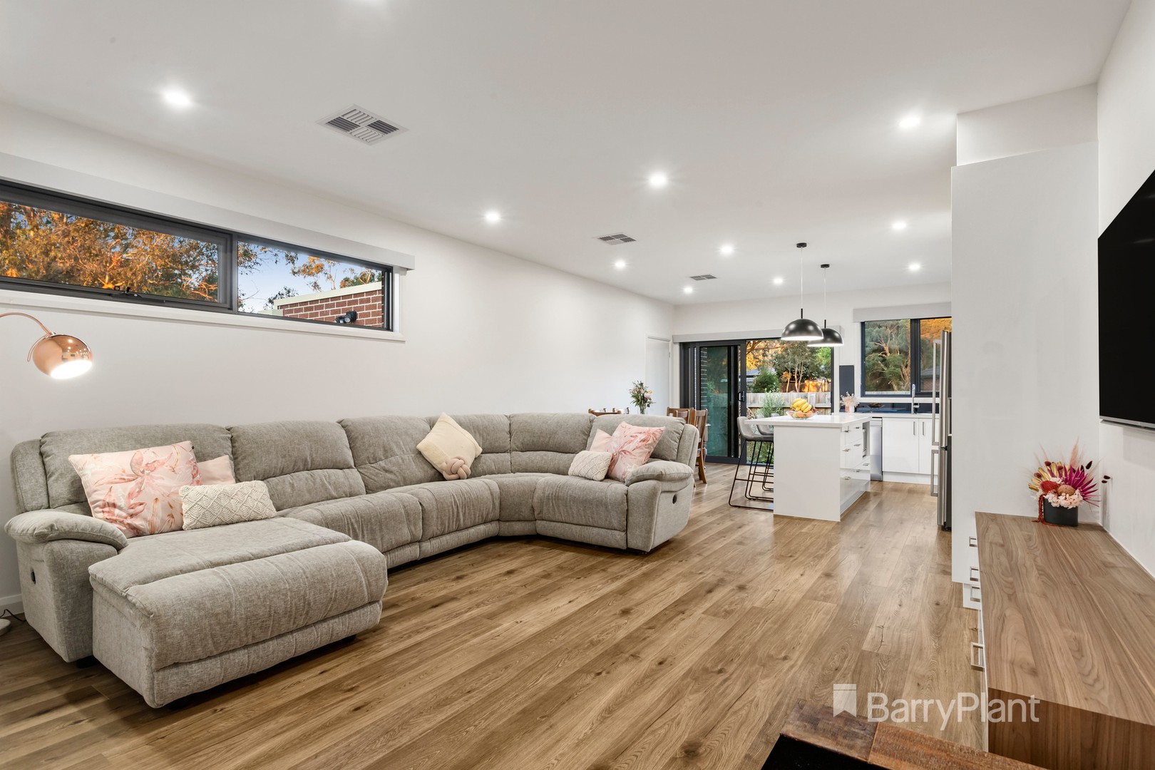 2/38 Pembroke RoadMooroolbark, VIC 3138, Mooroolbark - Thumbnail 2