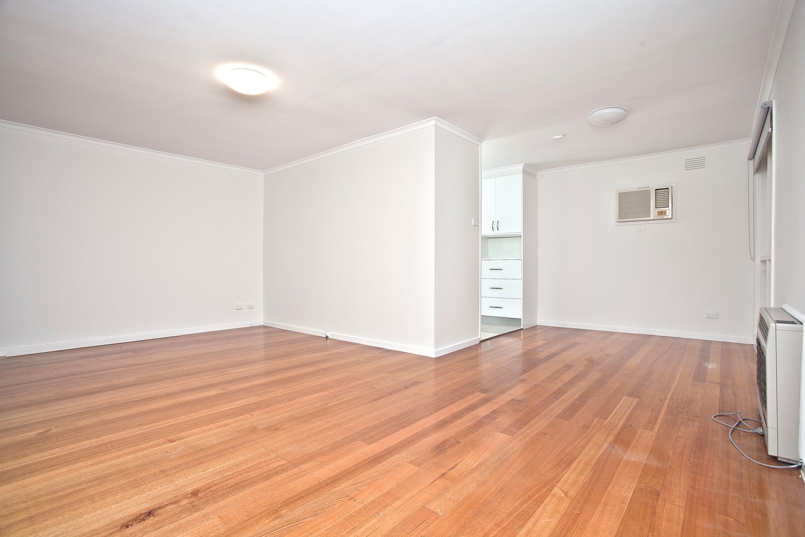 8 Belgrave Street, Albanvale, VIC 3021 - Thumbnail 1 - 27/09/2021