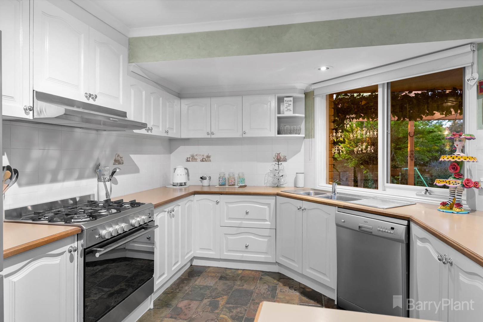 8 Andrew CourtPakenham, VIC 3810, Pakenham - Thumbnail 6