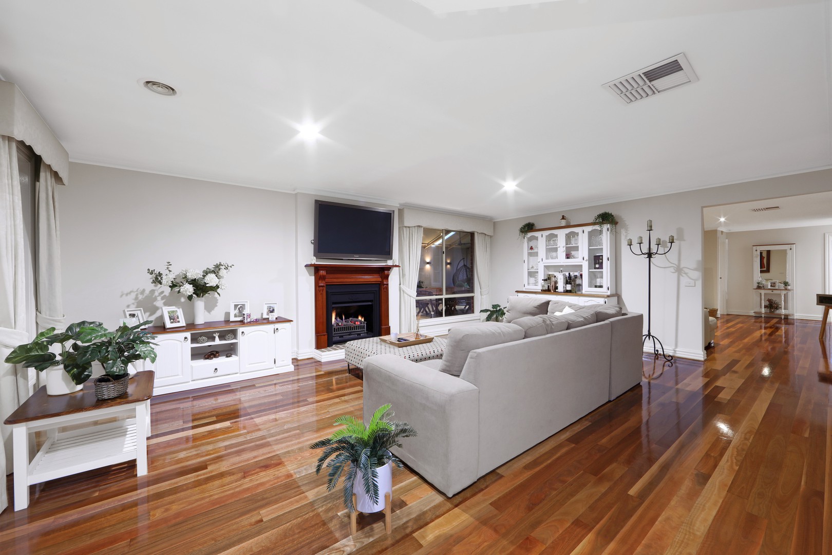2 Whitton CourtRowville, VIC 3178, Rowville - Thumbnail 4